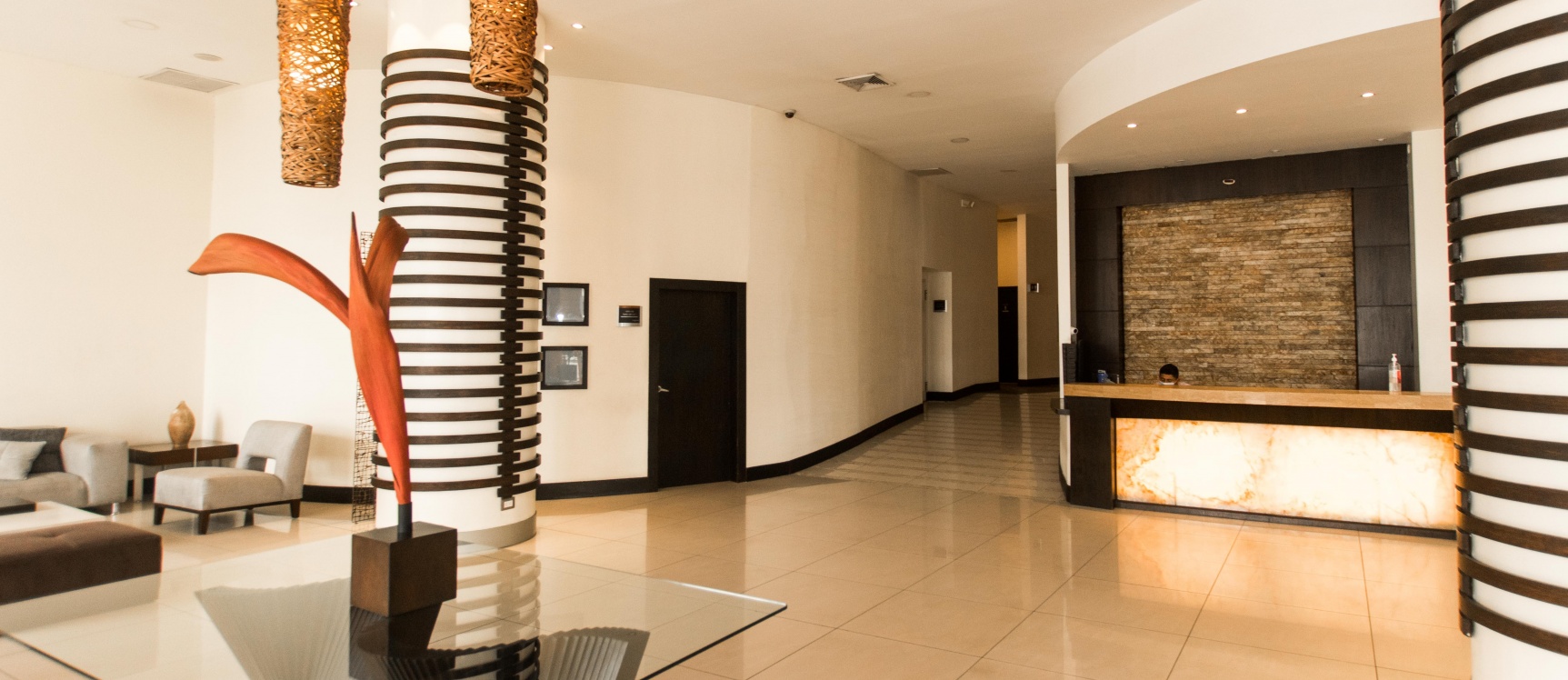 Suite amoblada en alquiler (Incluye Wifi y DirectTV) - Torre del Sol I GeoBienes - Suite amoblada en alquiler (Incluye Wifi y DirectTV) - Torre del Sol I - Plusvalia Guayaquil Casas de venta y alquiler Inmobiliaria Ecuador