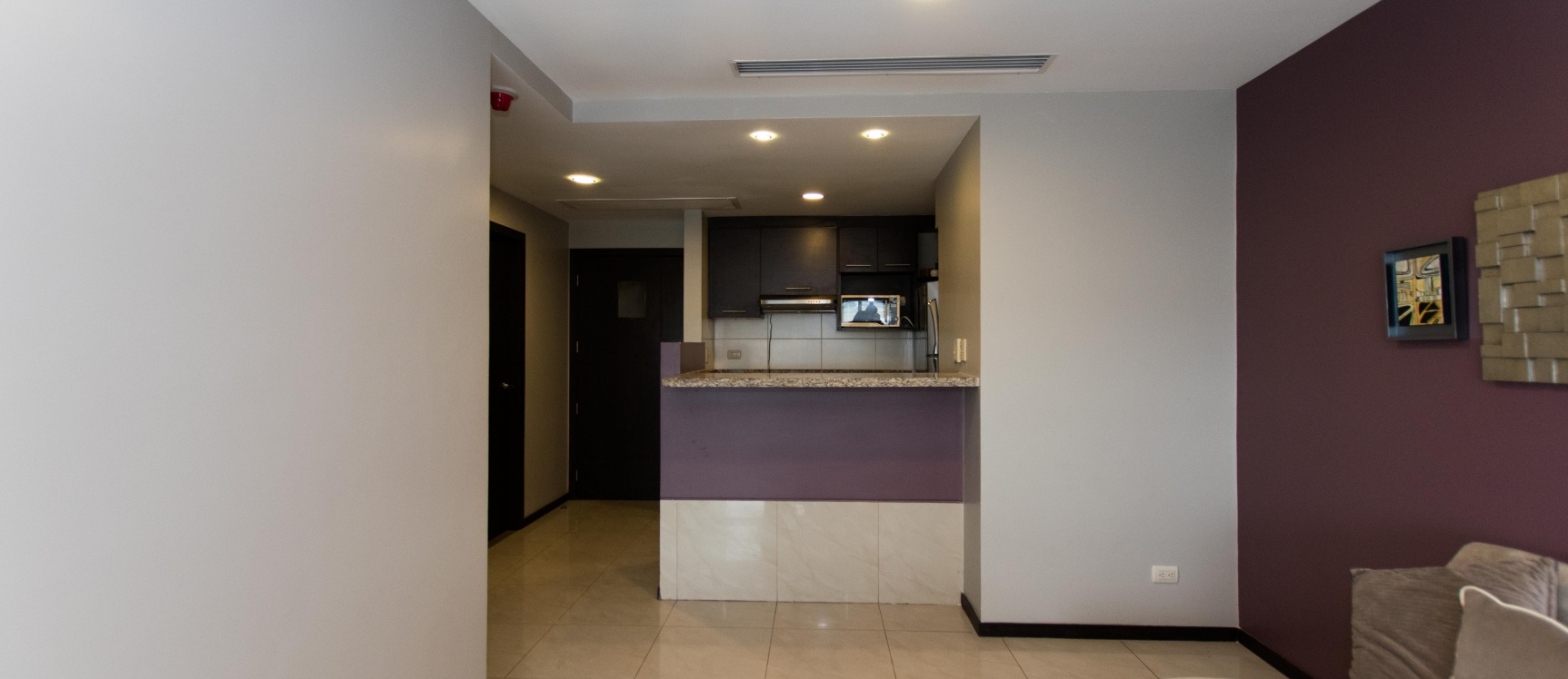 GeoBienes - Suite amoblada en alquiler ubicada en el edificio Elite Building  - Plusvalia Guayaquil Casas de venta y alquiler Inmobiliaria Ecuador