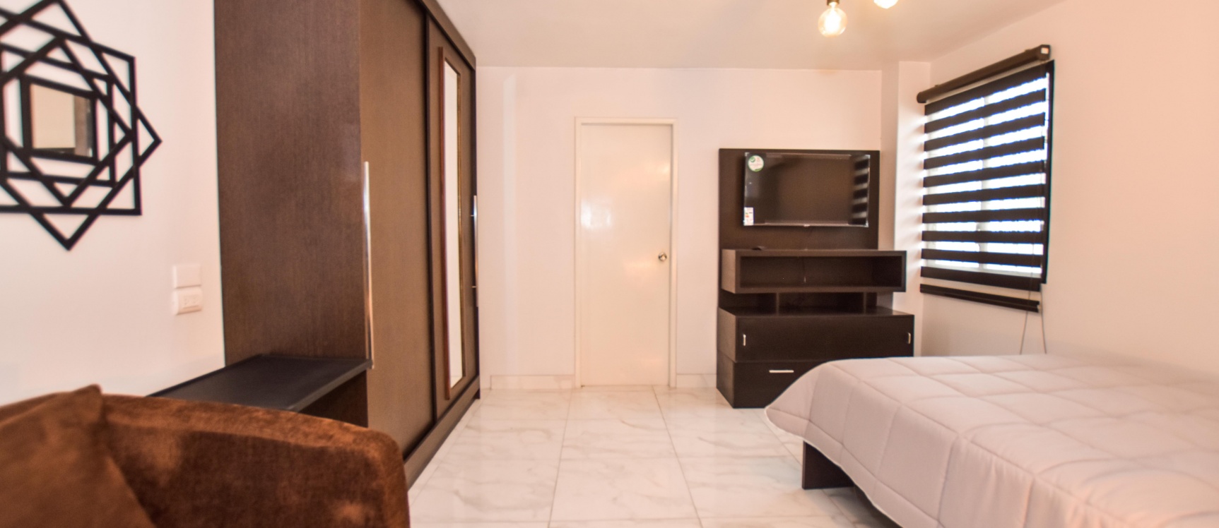Suite amoblada en alquiler ubicada en Urdesa Central GeoBienes - Suite amoblada en alquiler ubicada en Urdesa Central - Plusvalia Guayaquil Casas de venta y alquiler Inmobiliaria Ecuador