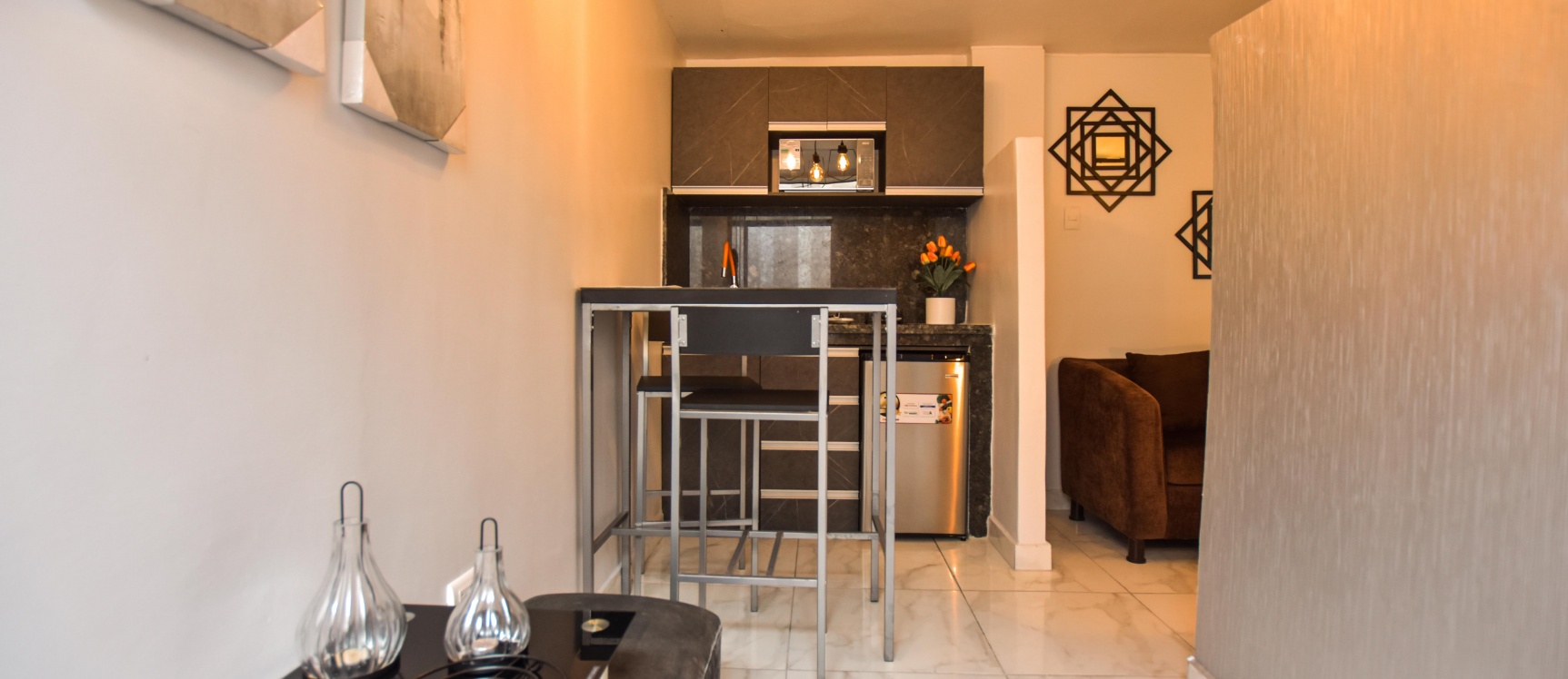 Suite amoblada en alquiler ubicada en Urdesa Central GeoBienes - Suite amoblada en alquiler ubicada en Urdesa Central - Plusvalia Guayaquil Casas de venta y alquiler Inmobiliaria Ecuador
