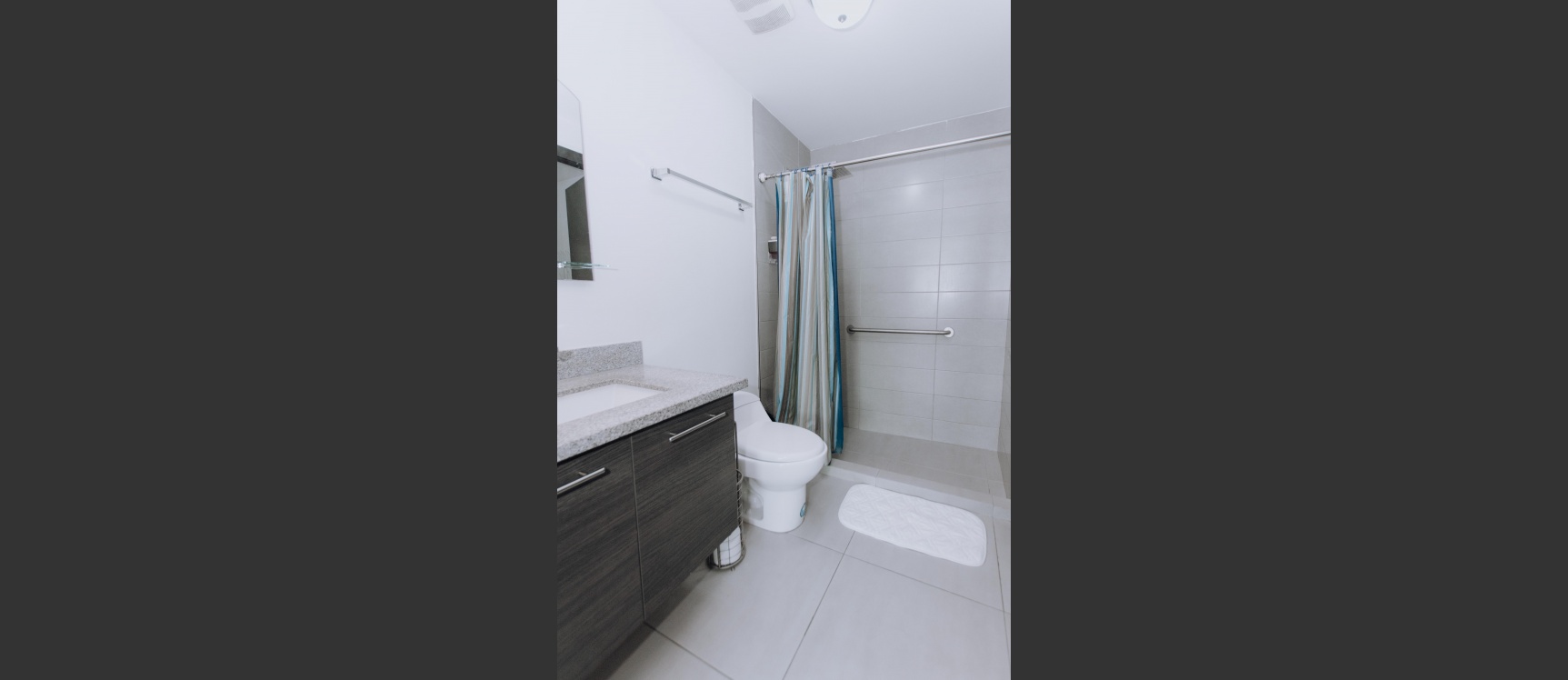 Suite amoblada en alquiler ubicado en edifico Quo Luxury Apartments, frente al centro comercial Mall del Sol GeoBienes - Suite amoblada en alquiler ubicado en edifico Quo Luxury Apartments, frente al centro comercial Mall del Sol - Plusvalia Guayaquil Casas de venta y alquiler Inmobiliaria Ecuador