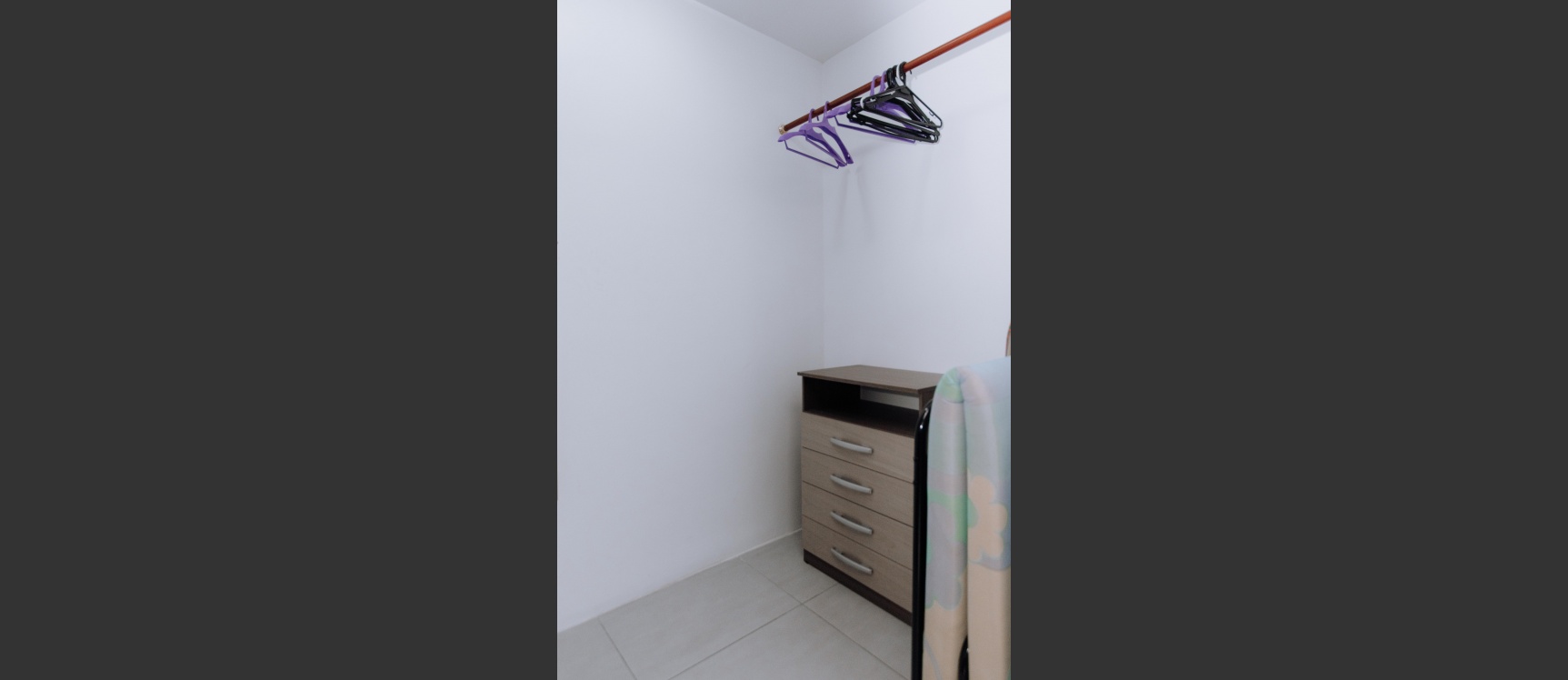 Suite amoblada en alquiler ubicado en edifico Quo Luxury Apartments, frente al centro comercial Mall del Sol GeoBienes - Suite amoblada en alquiler ubicado en edifico Quo Luxury Apartments, frente al centro comercial Mall del Sol - Plusvalia Guayaquil Casas de venta y alquiler Inmobiliaria Ecuador