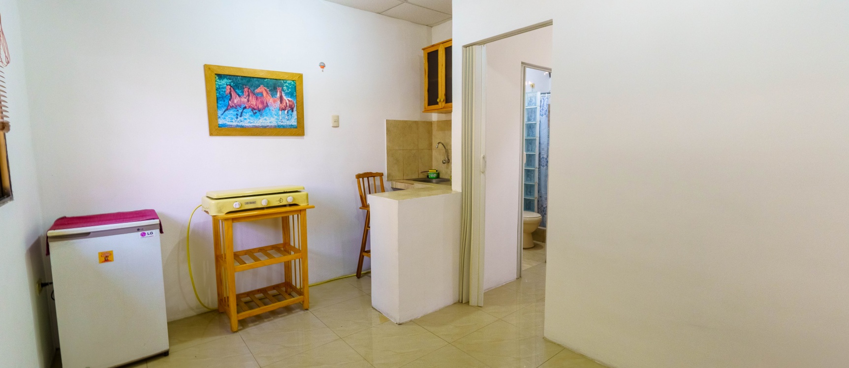 Suite amoblada en alquiler ubicado en Santa Cecilia, Ceibos GeoBienes - Suite amoblada en alquiler ubicado en Santa Cecilia, Ceibos - Plusvalia Guayaquil Casas de venta y alquiler Inmobiliaria Ecuador
