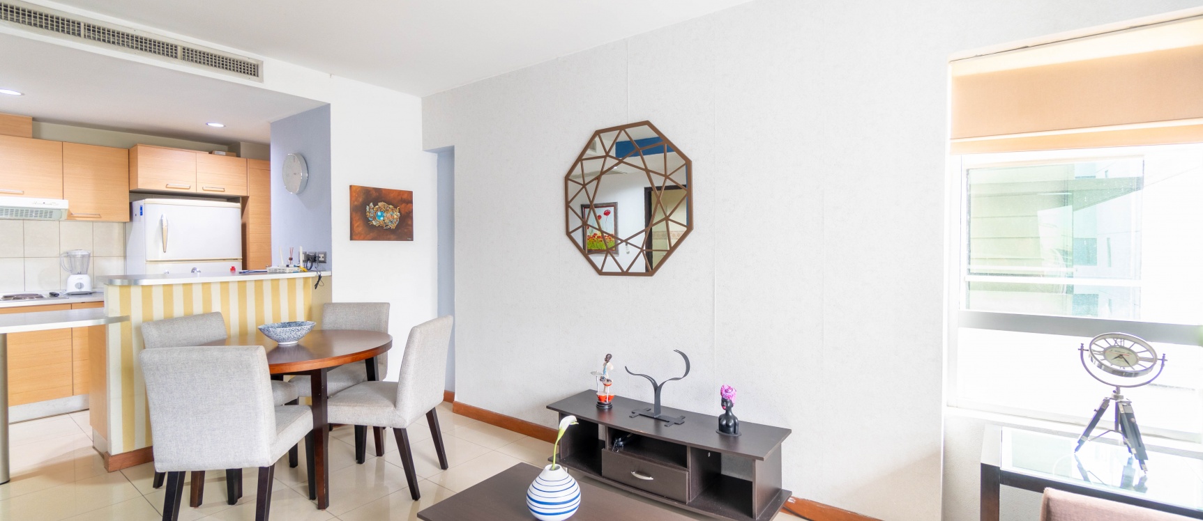 GeoBienes - Suite amoblada en venta ubicada en Torres del Sol, Norte de Guayaquil - Plusvalia Guayaquil Casas de venta y alquiler Inmobiliaria Ecuador
