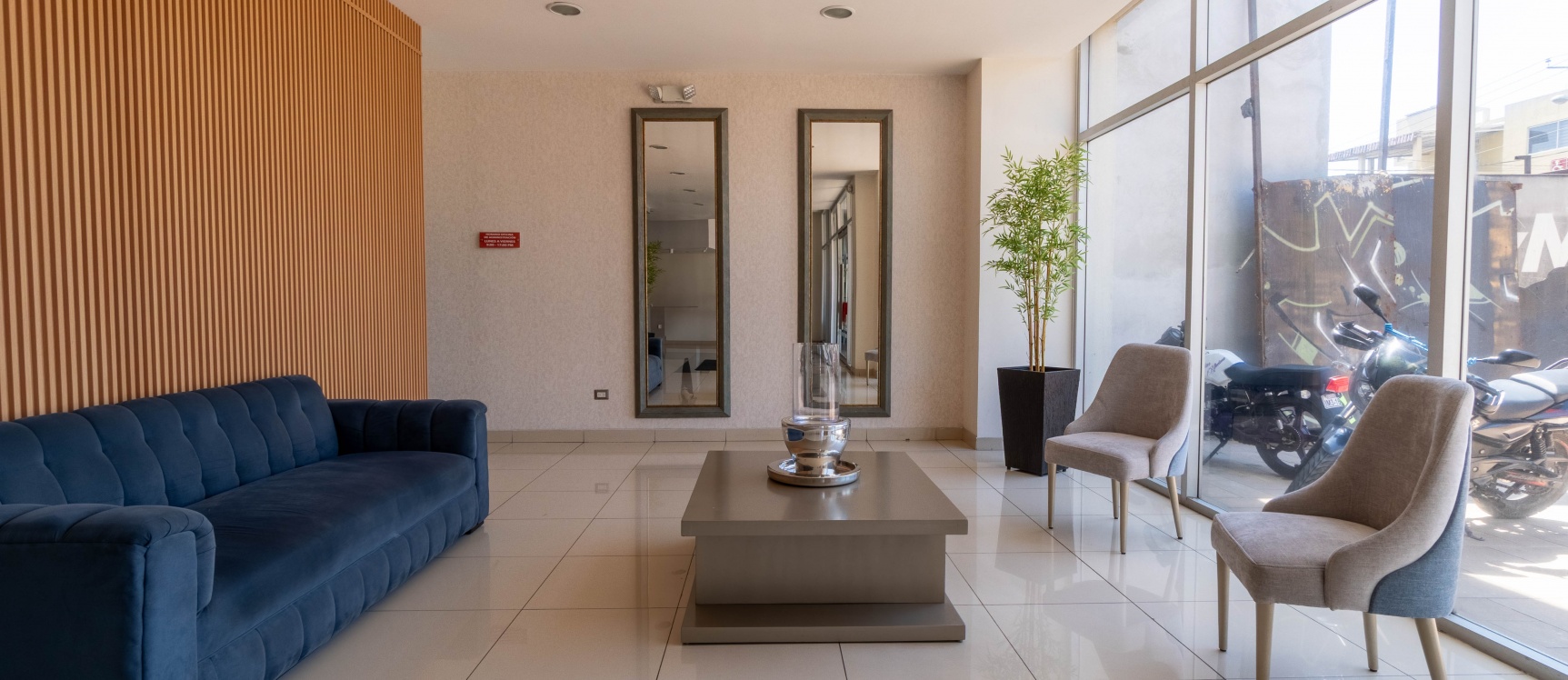 GeoBienes - Suite amplia amoblada en alquiler en City Suites, norte de  Guayaquil - Plusvalia Guayaquil Casas de venta y alquiler Inmobiliaria Ecuador