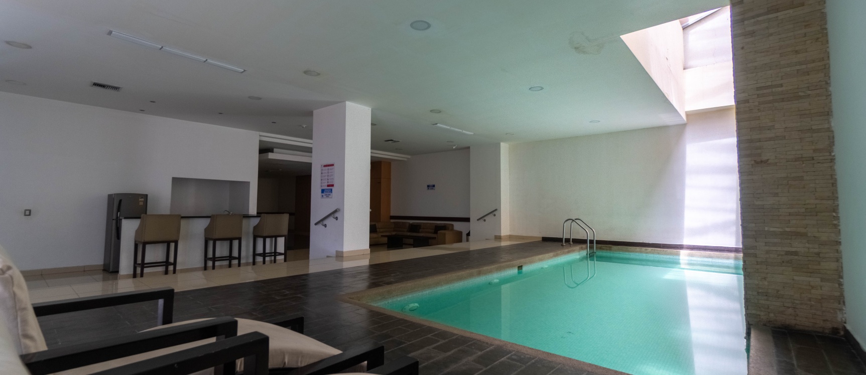 GeoBienes - Suite amplia amoblada en alquiler en City Suites, norte de  Guayaquil - Plusvalia Guayaquil Casas de venta y alquiler Inmobiliaria Ecuador