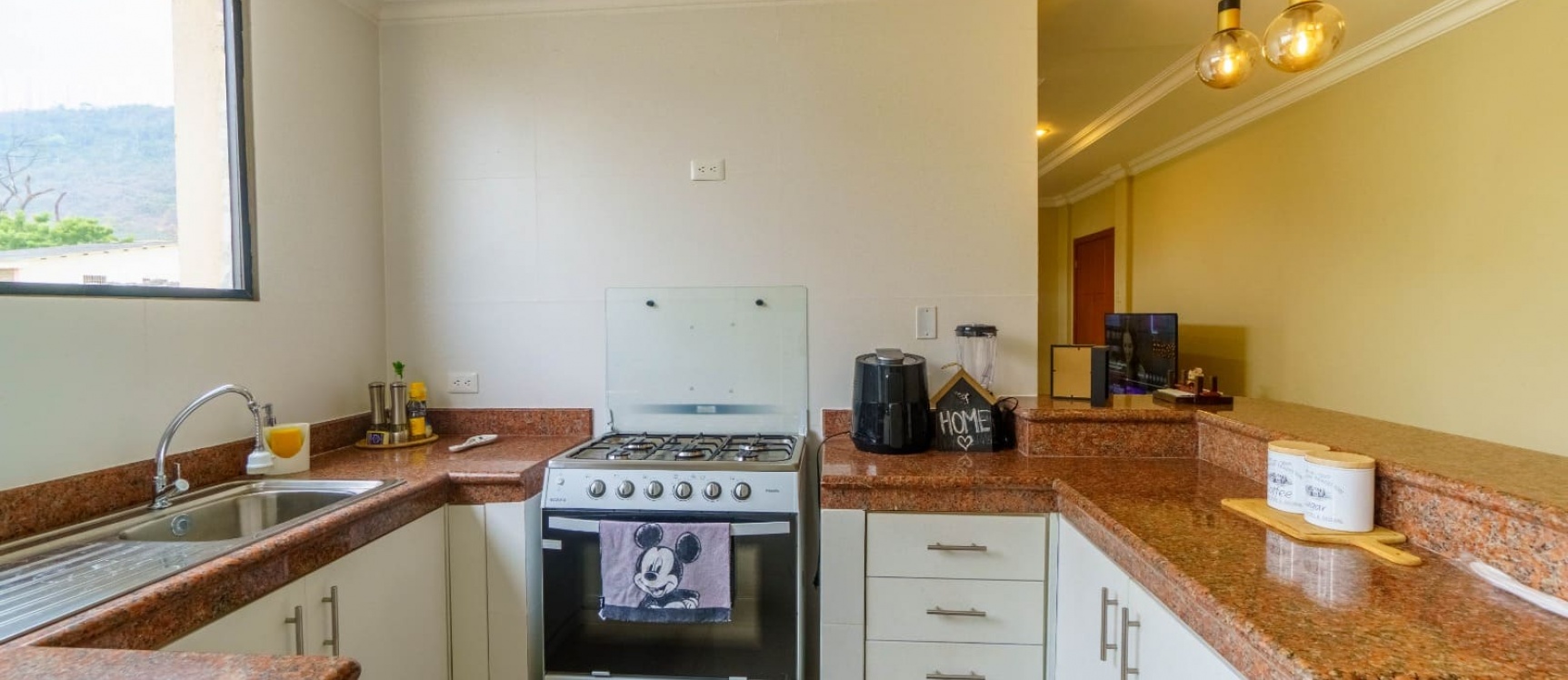 Suite en alquiler amoblada por estrenar ubicada en Colina de los Ceibos GeoBienes - Suite en alquiler amoblada por estrenar ubicada en Colina de los Ceibos - Plusvalia Guayaquil Casas de venta y alquiler Inmobiliaria Ecuador