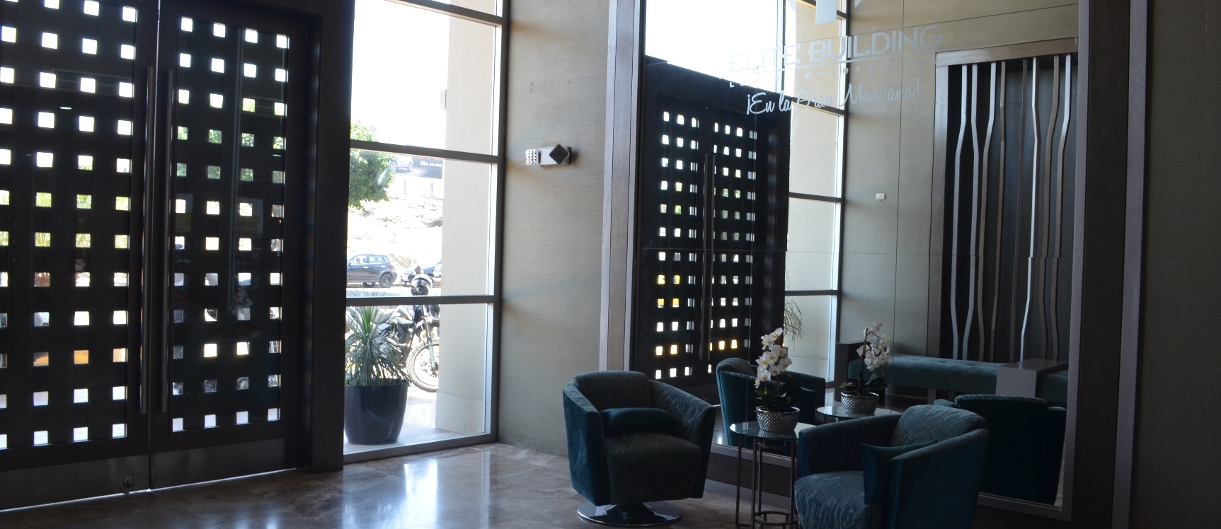 Suite en alquiler Élite Building Guayaquil GeoBienes - Suite en alquiler en edificio Élite Building sector Mall del Sol - norte de Guayaquil - Plusvalia Guayaquil Casas de venta y alquiler Inmobiliaria Ecuador