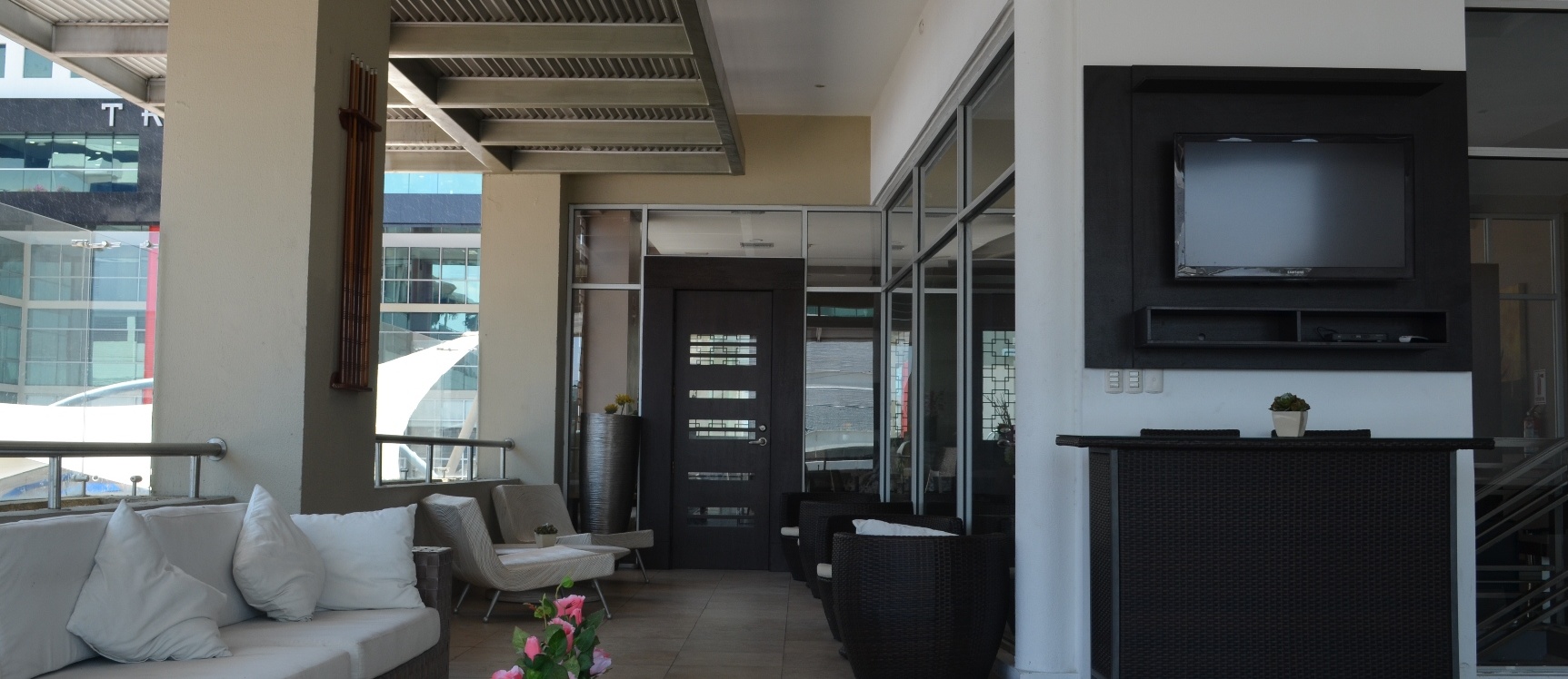 Suite en alquiler Élite Building Guayaquil GeoBienes - Suite en alquiler en edificio Élite Building sector Mall del Sol - norte de Guayaquil - Plusvalia Guayaquil Casas de venta y alquiler Inmobiliaria Ecuador