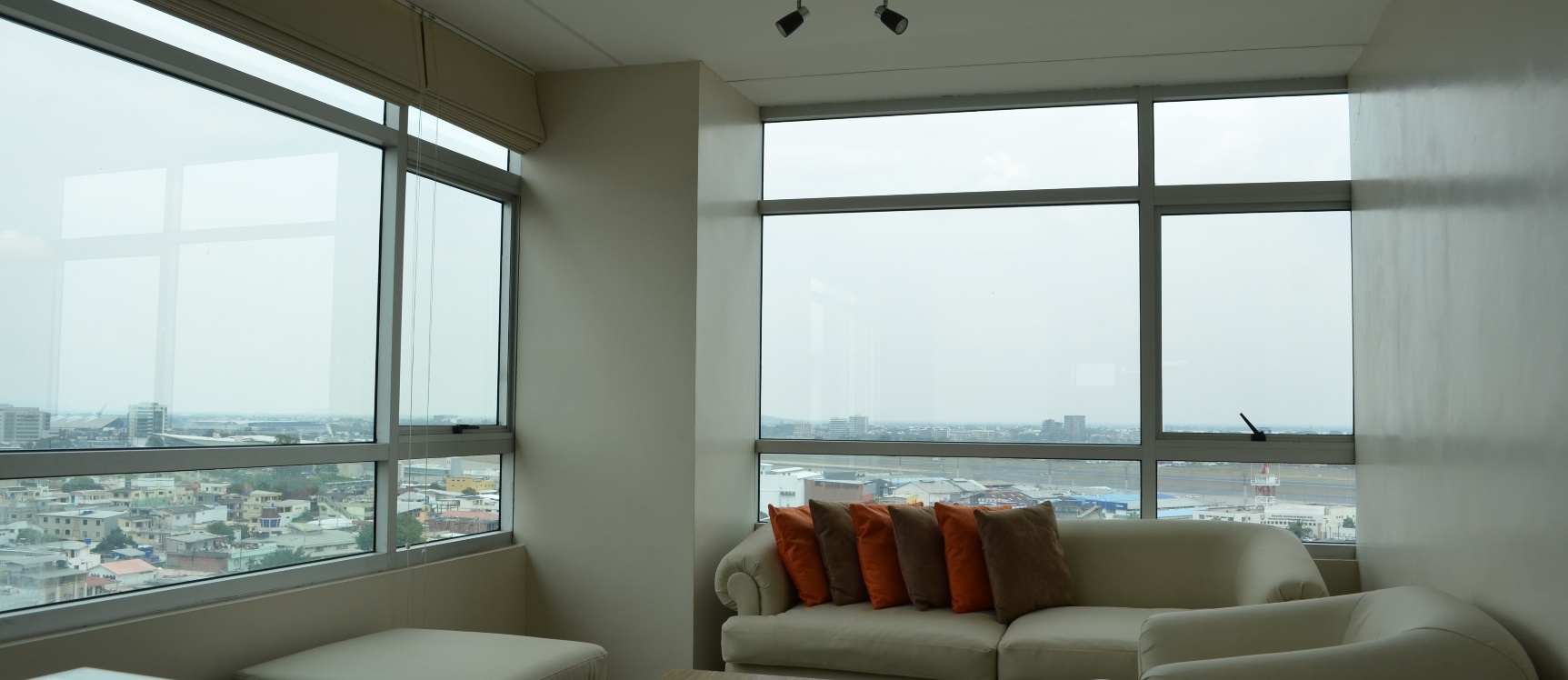 Suite en alquiler en edificio Elite Building sector Mall del Sol GeoBienes - Suite en alquiler en edificio Elite Building sector Mall del Sol - Plusvalia Guayaquil Casas de venta y alquiler Inmobiliaria Ecuador