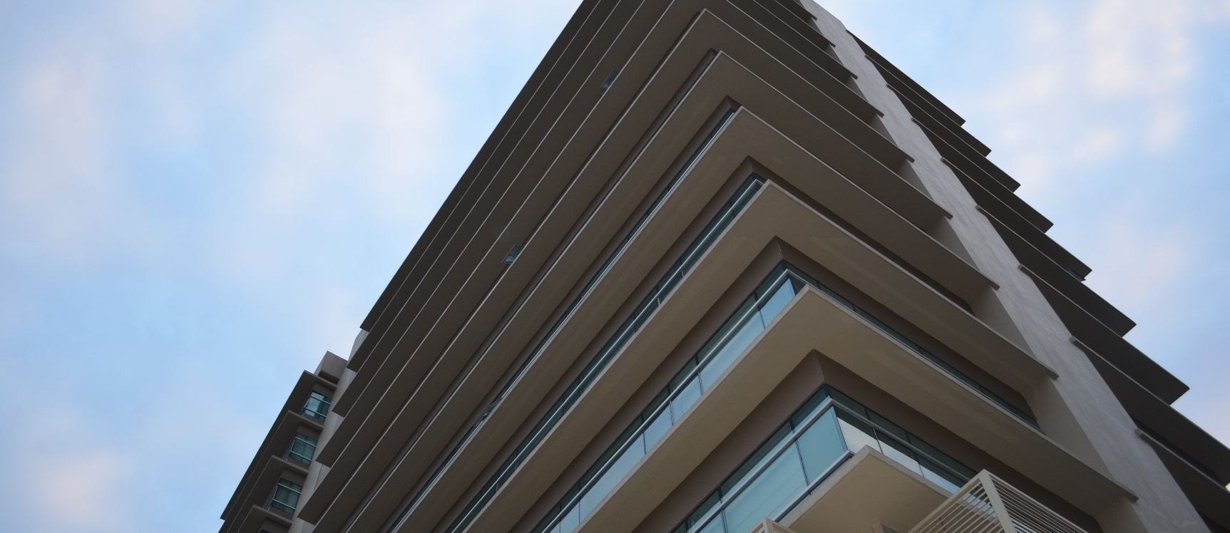 Suite en alquiler en edificio Elite Building sector Mall del Sol GeoBienes - Suite en alquiler en edificio Elite Building sector Mall del Sol - Plusvalia Guayaquil Casas de venta y alquiler Inmobiliaria Ecuador