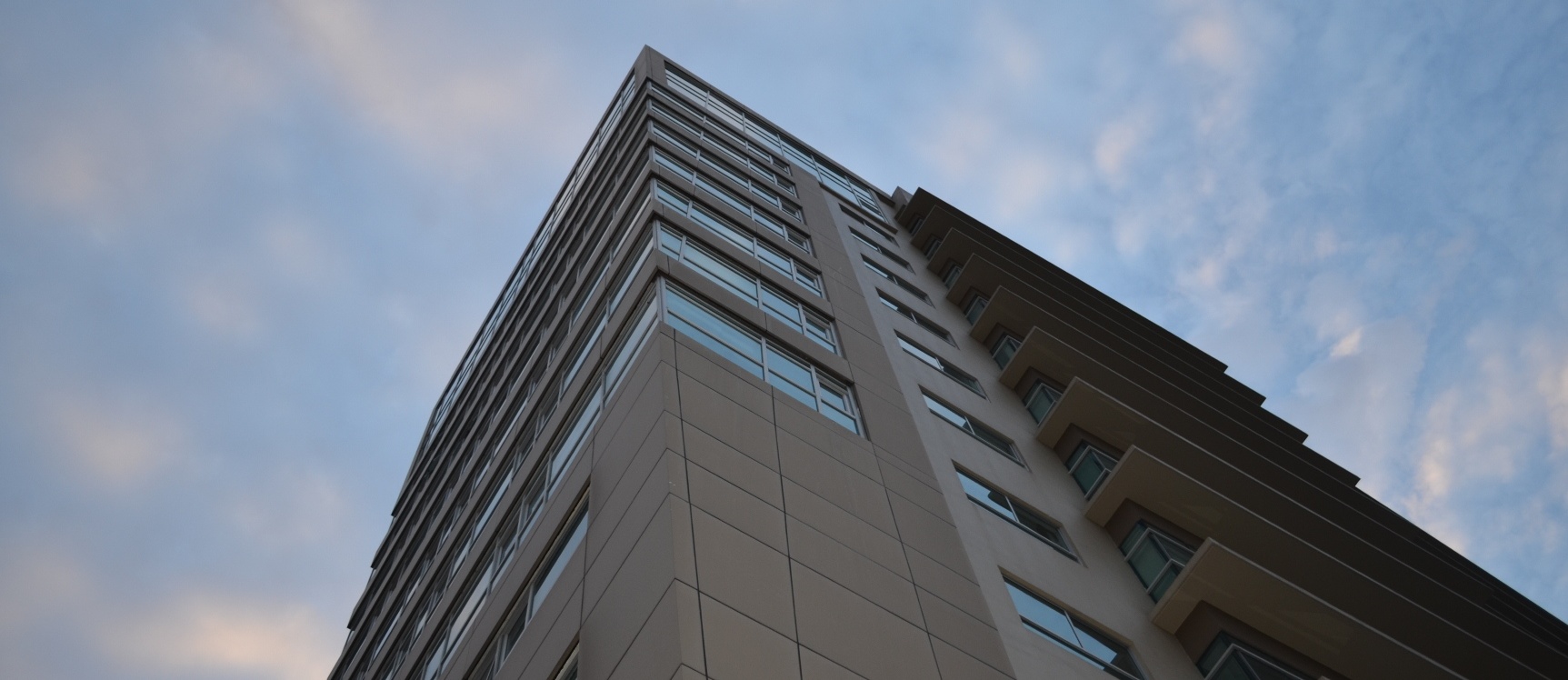 Suite en alquiler en edificio Élite Building sector Mall del Sol GeoBienes - Suite en alquiler en edificio Élite Building sector Mall del Sol - Plusvalia Guayaquil Casas de venta y alquiler Inmobiliaria Ecuador