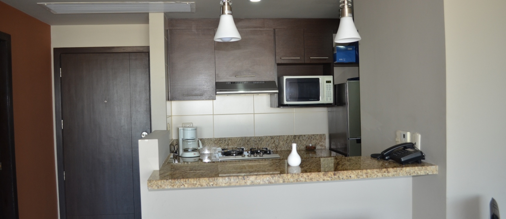 Suite en alquiler en edificio Élite Building sector Mall del Sol GeoBienes - Suite en alquiler en edificio Élite Building sector Mall del Sol - Plusvalia Guayaquil Casas de venta y alquiler Inmobiliaria Ecuador