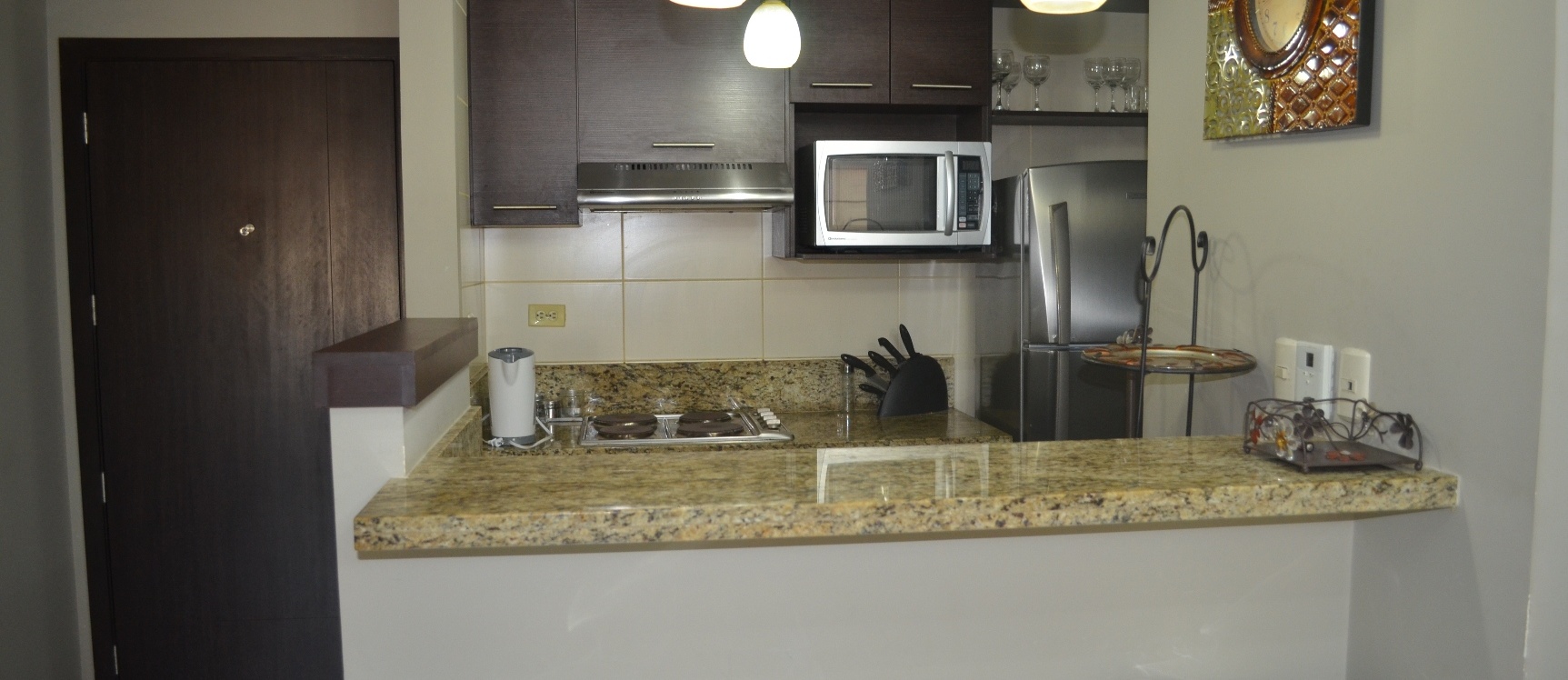 Suite en alquiler en edificio Élite Building sector Mall del Sol GeoBienes - Suite en alquiler en edificio Élite Building sector Mall del Sol - Plusvalia Guayaquil Casas de venta y alquiler Inmobiliaria Ecuador