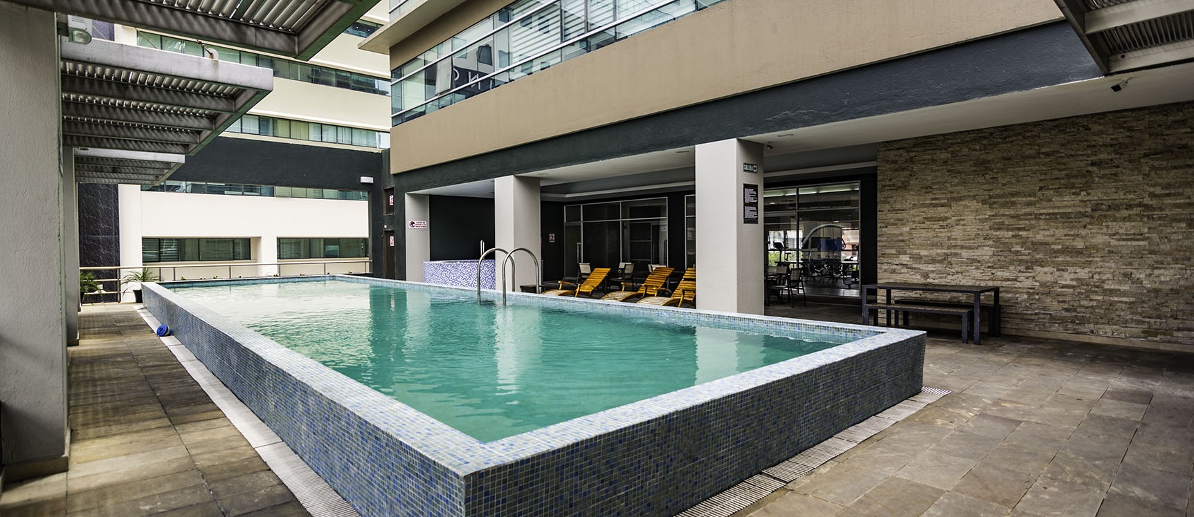 Suite en alquiler en el Edificio Elite Building, Norte de Guayaquil GeoBienes - Suite en venta en el Edificio Elite Building, Norte de Guayaquil - Plusvalia Guayaquil Casas de venta y alquiler Inmobiliaria Ecuador
