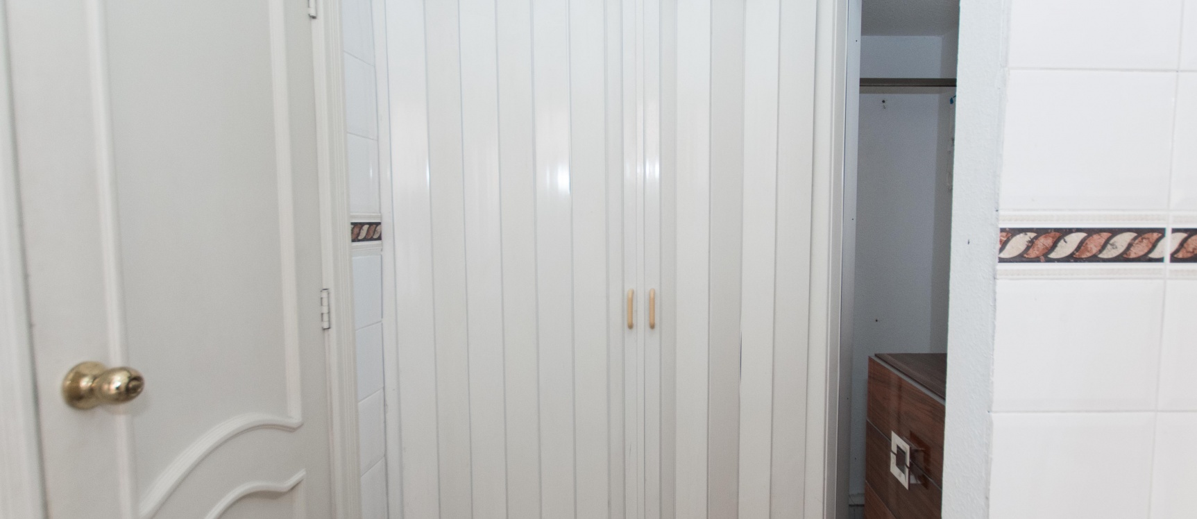 Suite en alquiler en Urb. Rio Guayas Club, norte de Guayaquil GeoBienes - Suite en alquiler amoblada en Urb. Rio Guayas Club, norte de Guayaquil - Plusvalia Guayaquil Casas de venta y alquiler Inmobiliaria Ecuador
