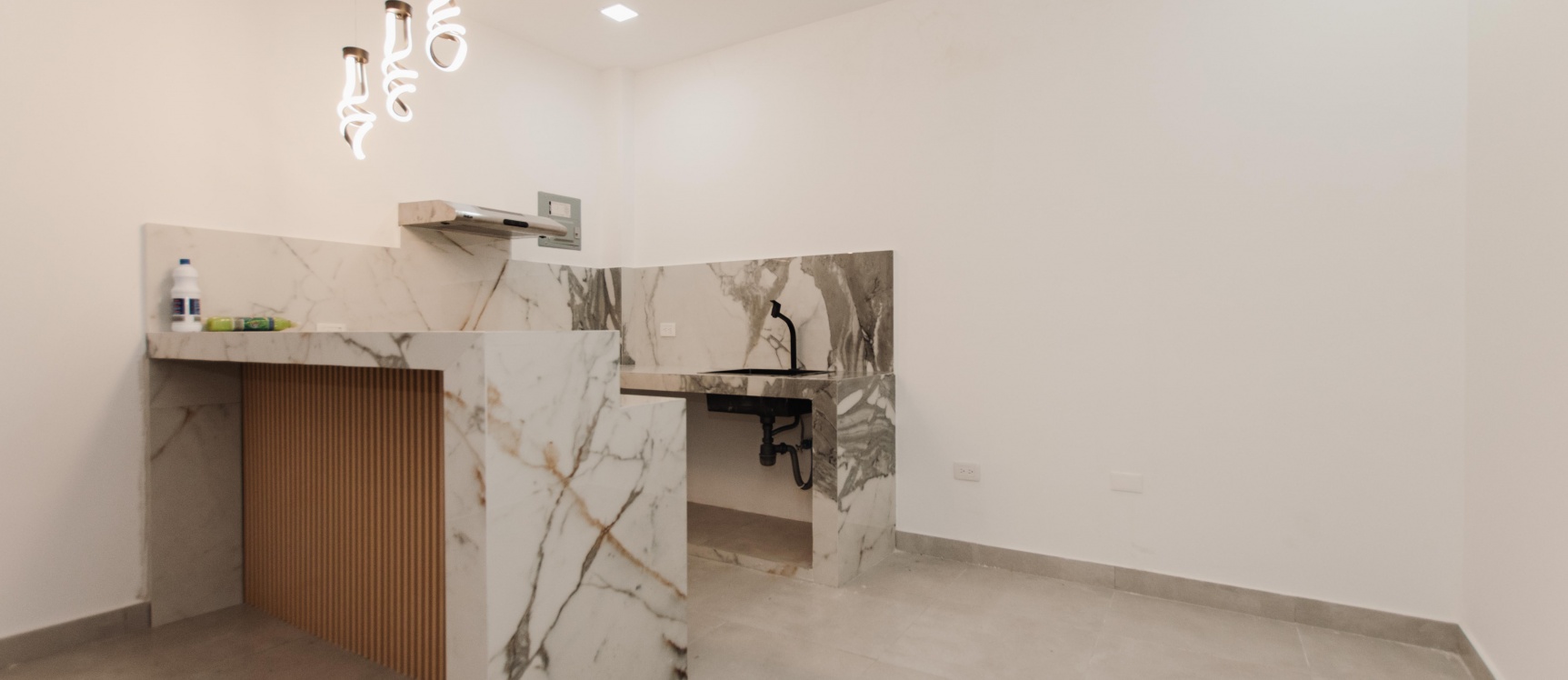 Suite en alquiler por estrenar atrás de Mall del Rio, norte de Guayaquil GeoBienes - Suite en alquiler por estrenar atrás de Mall del Rio, norte de Guayaquil - Plusvalia Guayaquil Casas de venta y alquiler Inmobiliaria Ecuador
