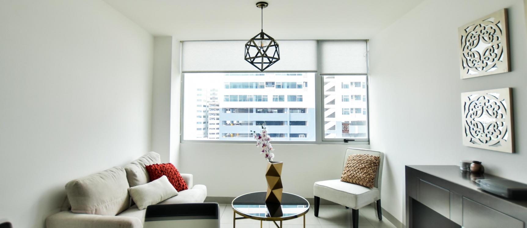 Suite en alquiler ubicada en Edificio en Quo GeoBienes - Suite en alquiler ubicada en Edificio en Quo - Plusvalia Guayaquil Casas de venta y alquiler Inmobiliaria Ecuador