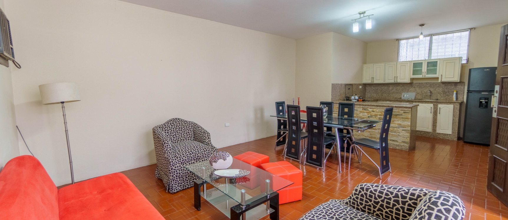Suite en alquiler ubicada en Kennedy Vieja, Norte de Guayaquil GeoBienes - Suite amoblada en alquiler, Kennedy Vieja, Norte de Guayaquil - Plusvalia Guayaquil Casas de venta y alquiler Inmobiliaria Ecuador