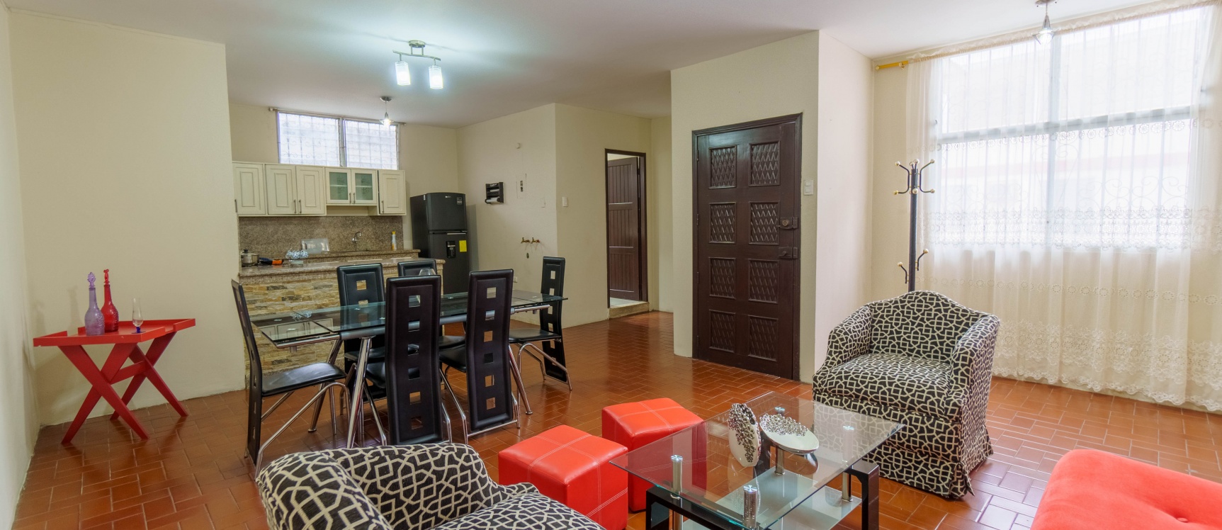 Suite en alquiler ubicada en Kennedy Vieja, Norte de Guayaquil GeoBienes - Suite amoblada en alquiler, Kennedy Vieja, Norte de Guayaquil - Plusvalia Guayaquil Casas de venta y alquiler Inmobiliaria Ecuador