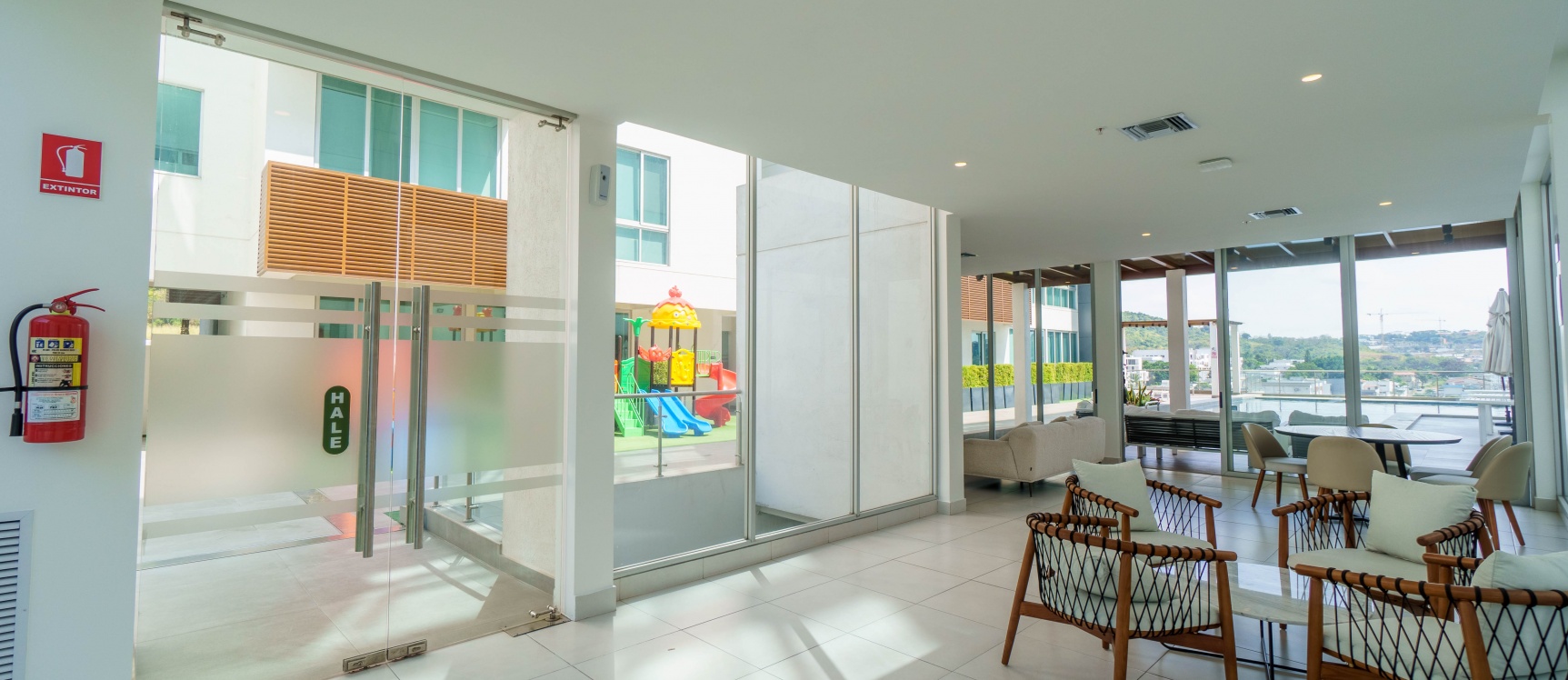 Suite en alquiler ubicado en Edificio 100 Olivos Parc, Los Ceibos GeoBienes - Suite en alquiler ubicado en Edificio 100 Olivos Parc, Los Ceibos - Plusvalia Guayaquil Casas de venta y alquiler Inmobiliaria Ecuador