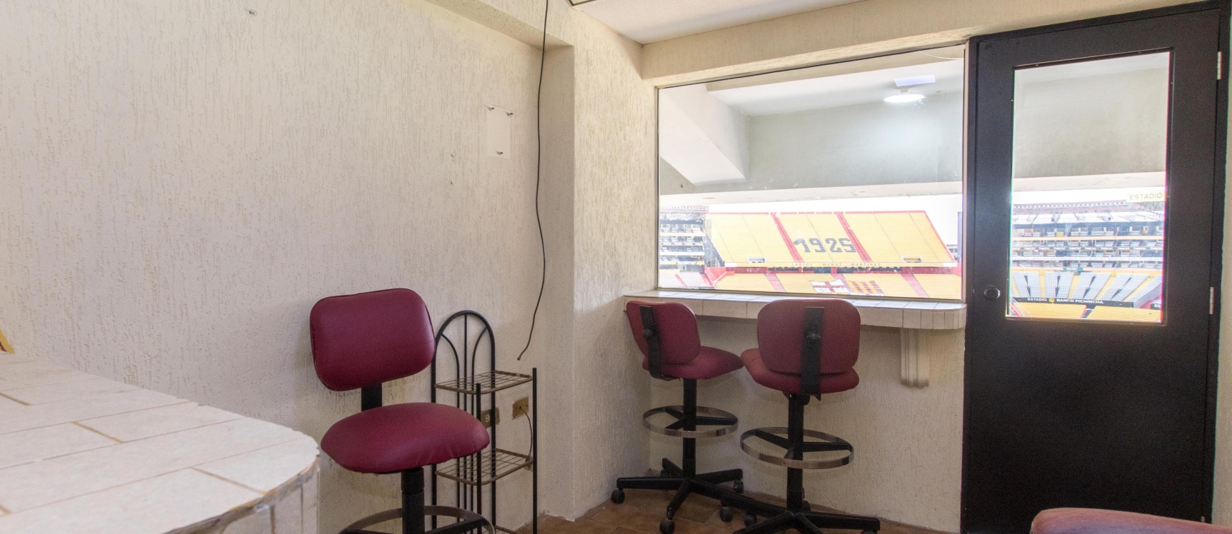 Suite en alquiler ubicado en el Estadio Monumental GeoBienes - Suite en alquiler ubicado en el Estadio Monumental - Plusvalia Guayaquil Casas de venta y alquiler Inmobiliaria Ecuador