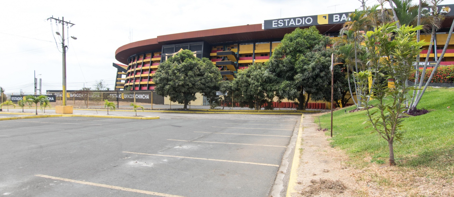Suite en alquiler ubicado en el Estadio Monumental GeoBienes - Suite en alquiler ubicado en el Estadio Monumental - Plusvalia Guayaquil Casas de venta y alquiler Inmobiliaria Ecuador