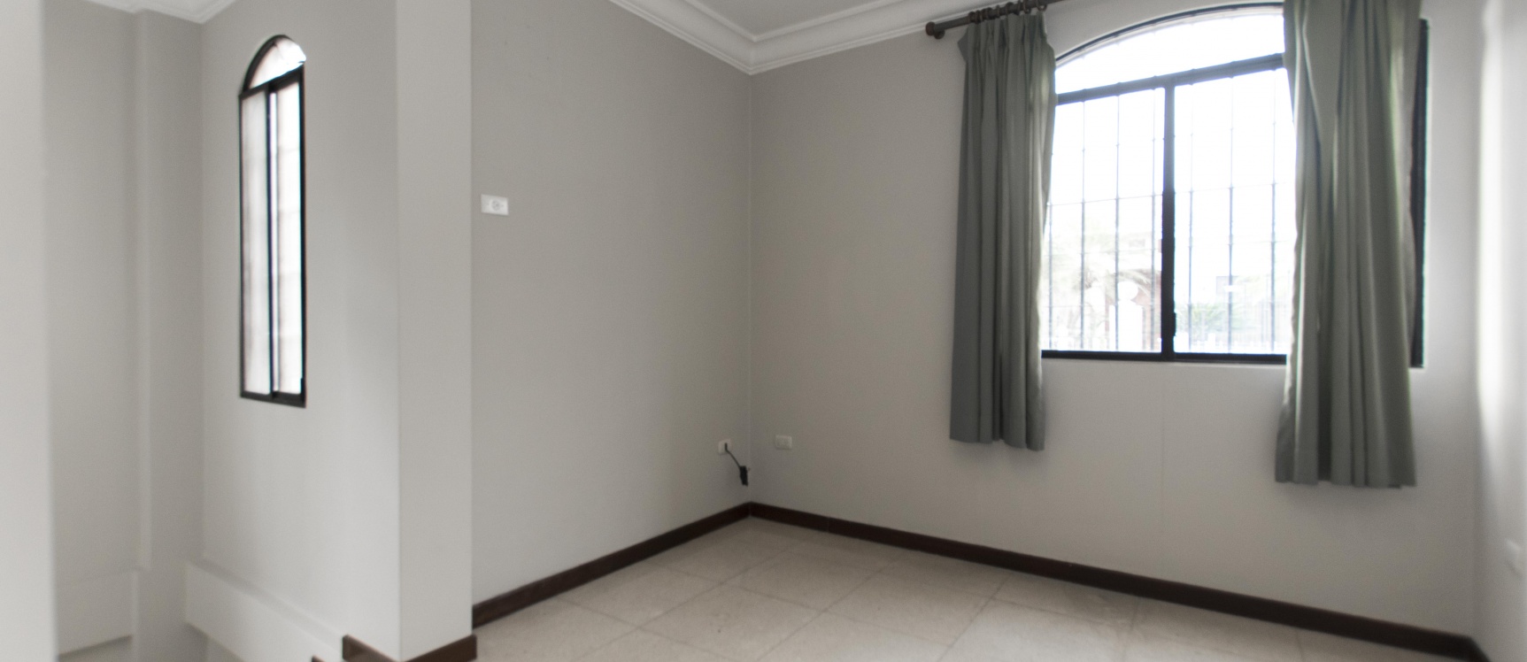 Suite en alquiler ubicado en la Urbanización Los Parques, Ceibos GeoBienes - Suite en alquiler ubicado en la Urbanización Los Parques, Ceibos - Plusvalia Guayaquil Casas de venta y alquiler Inmobiliaria Ecuador