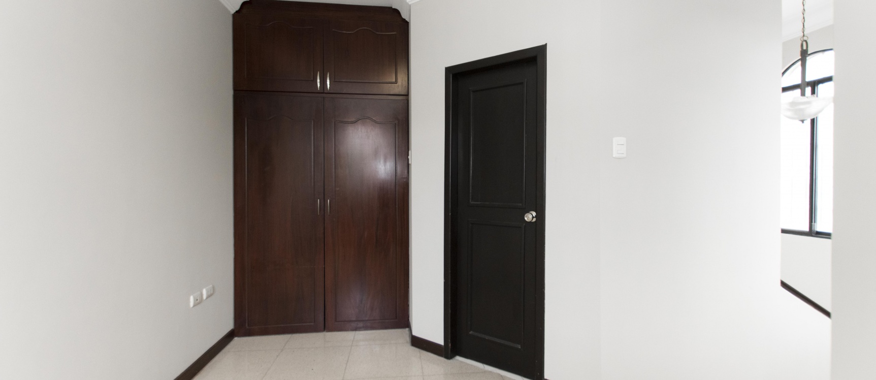 Suite en alquiler ubicado en la Urbanización Los Parques, Ceibos GeoBienes - Suite en alquiler ubicado en la Urbanización Los Parques, Ceibos - Plusvalia Guayaquil Casas de venta y alquiler Inmobiliaria Ecuador
