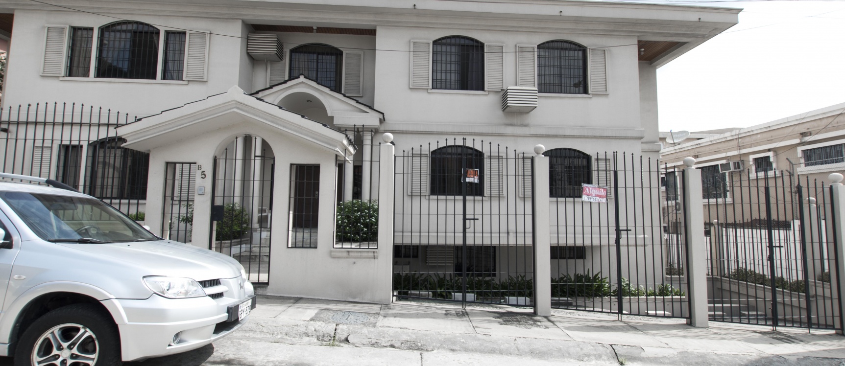 GeoBienes - Suite en alquiler ubicado en la Urbanización Los Parques, Ceibos - Plusvalia Guayaquil Casas de venta y alquiler Inmobiliaria Ecuador