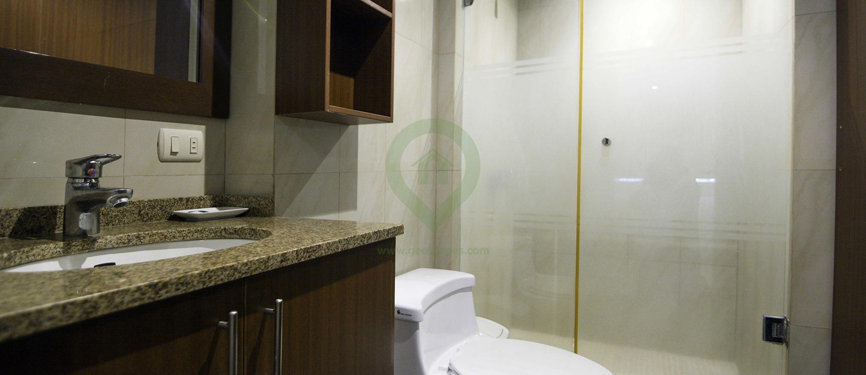 Suite en venta en Samborondón Plaza vía a Samborondón GeoBienes - Suite en venta en Samborondón Plaza vía a Samborondón - Plusvalia Guayaquil Casas de venta y alquiler Inmobiliaria Ecuador