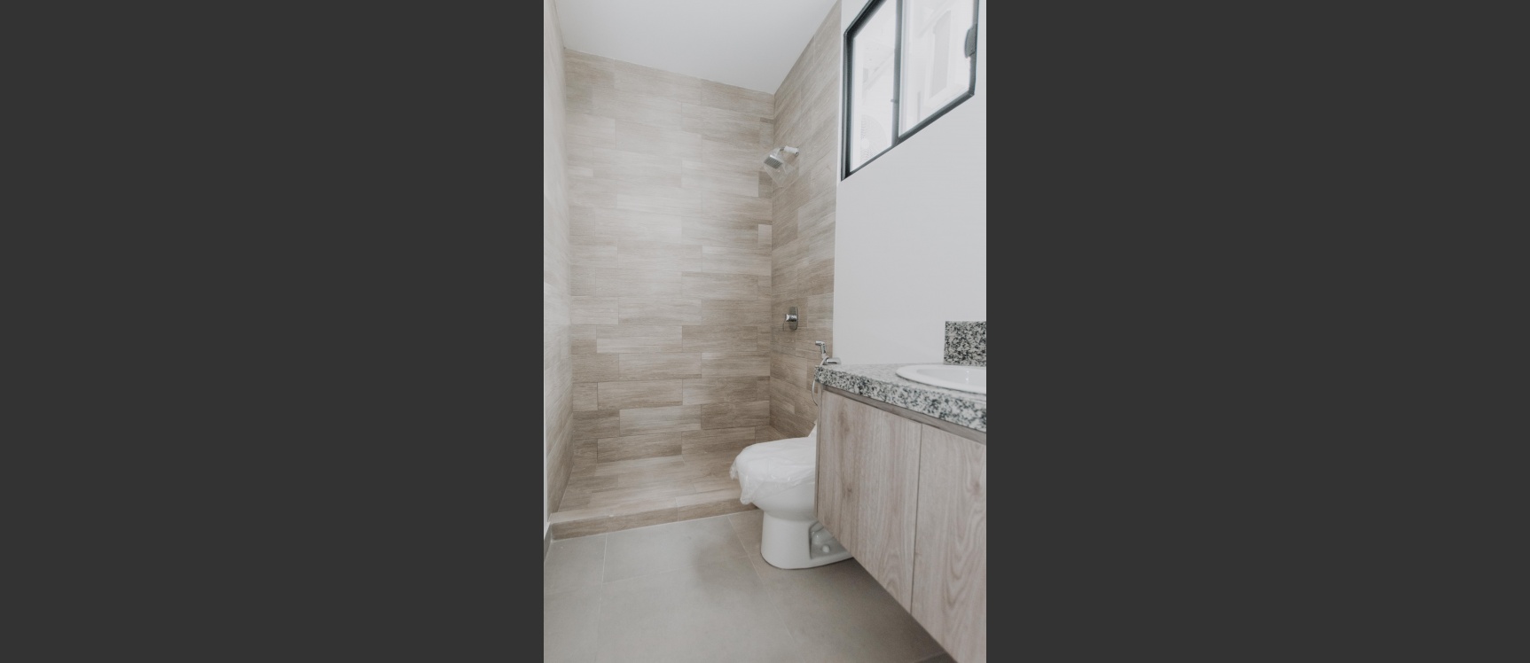 Suite en venta urbanización Punta Esmeralda en via a la Costa, Guayaquil GeoBienes - Suite en venta urbanización Punta Esmeralda en via a la Costa, Guayaquil - Plusvalia Guayaquil Casas de venta y alquiler Inmobiliaria Ecuador
