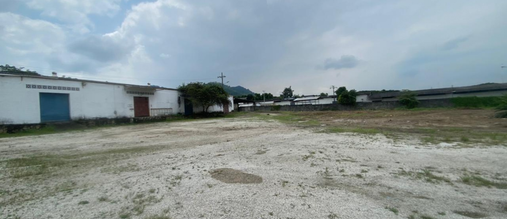 GeoBienes - Terreno comercial con bodegas y oficinas en alquiler en Vía a la Costa - Plusvalia Guayaquil Casas de venta y alquiler Inmobiliaria Ecuador