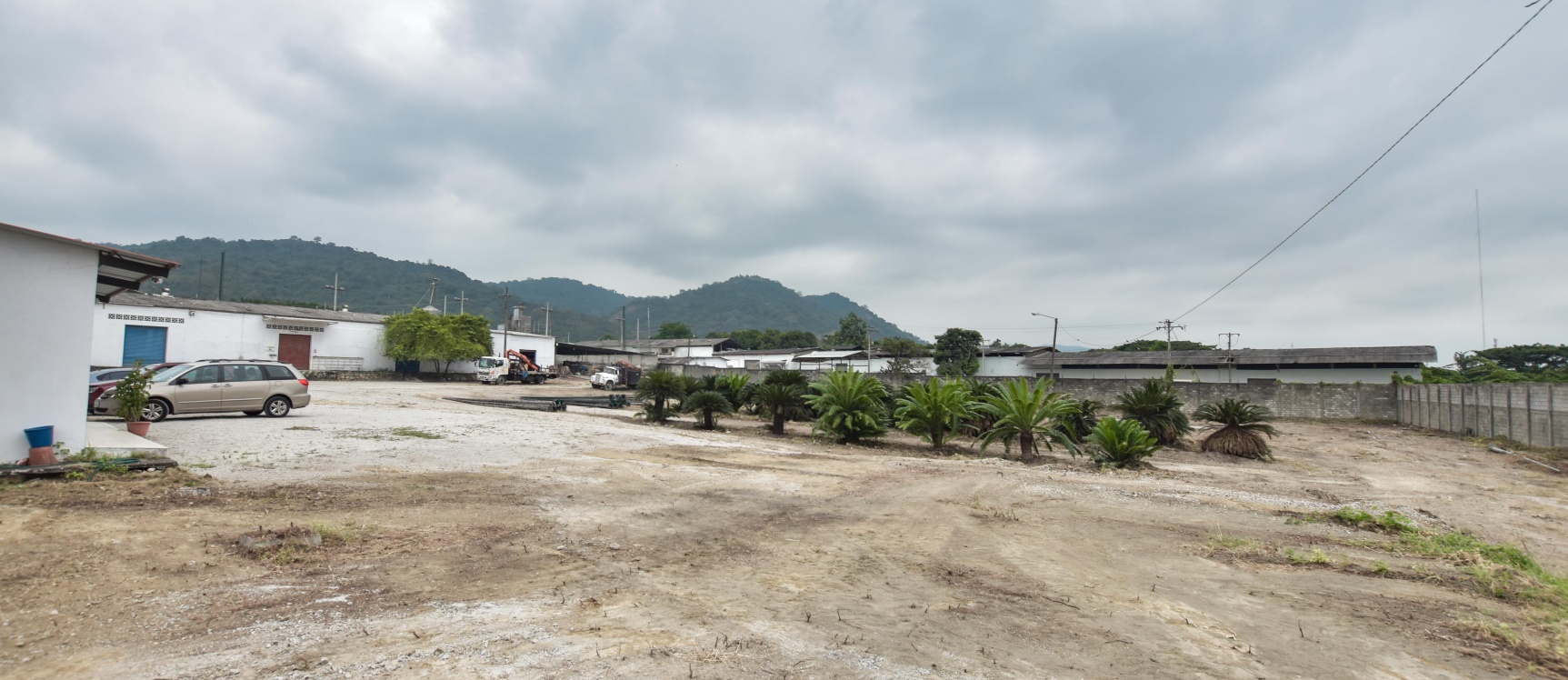 GeoBienes - Oficina comercial en alquiler con galpón, bodega y área libre - Plusvalia Guayaquil Casas de venta y alquiler Inmobiliaria Ecuador