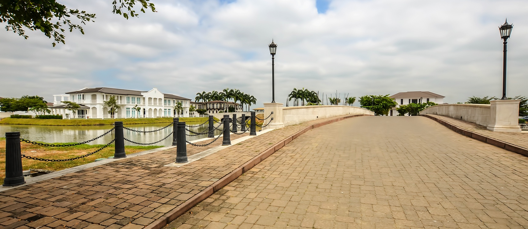 Terreno en venta en Río Lago sector Vía Samborondón GeoBienes - Terreno en venta en Ríolago sector Vía Samborondón - Plusvalia Guayaquil Casas de venta y alquiler Inmobiliaria Ecuador