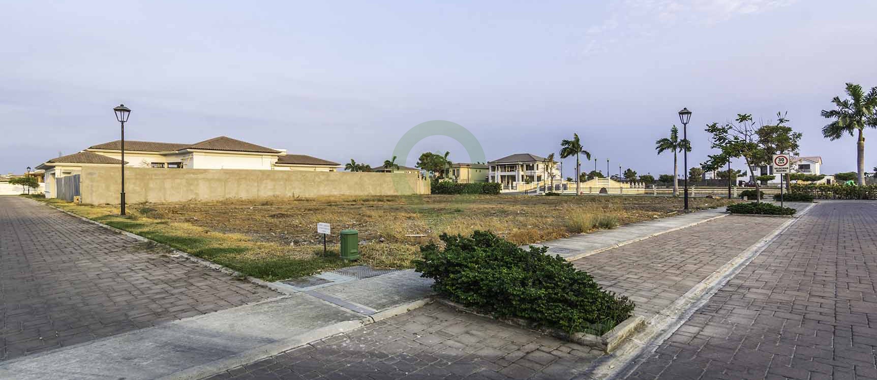 Terreno en venta en Urb. Puerto Mocolí vía a Samborondón GeoBienes - Terreno en venta en Urb. Puerto Mocolí vía a Samborondón - Plusvalia Guayaquil Casas de venta y alquiler Inmobiliaria Ecuador