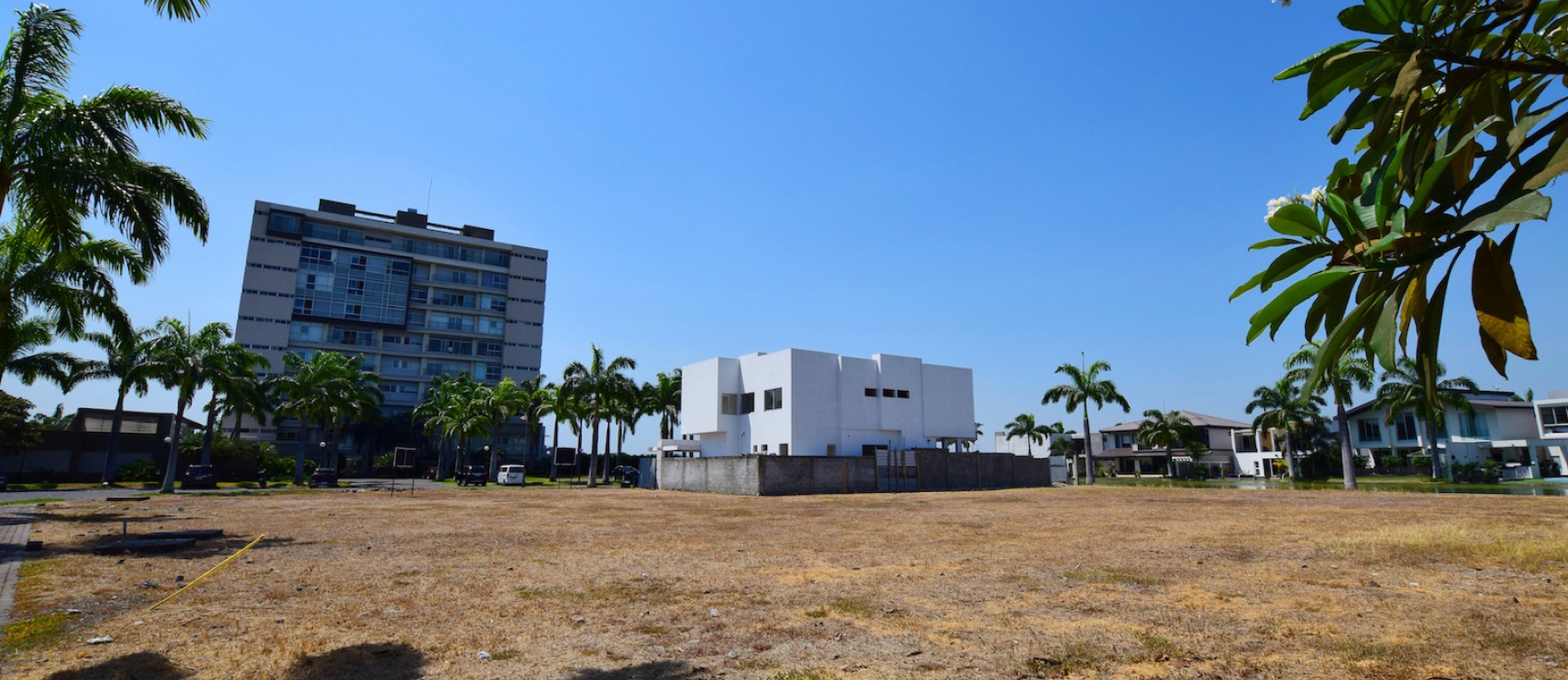 Terreno en venta ubicado en La Isla Mocolí, Vía Samborondón GeoBienes - Terreno en venta ubicado en La Isla Mocolí, Vía Samborondón - Plusvalia Guayaquil Casas de venta y alquiler Inmobiliaria Ecuador