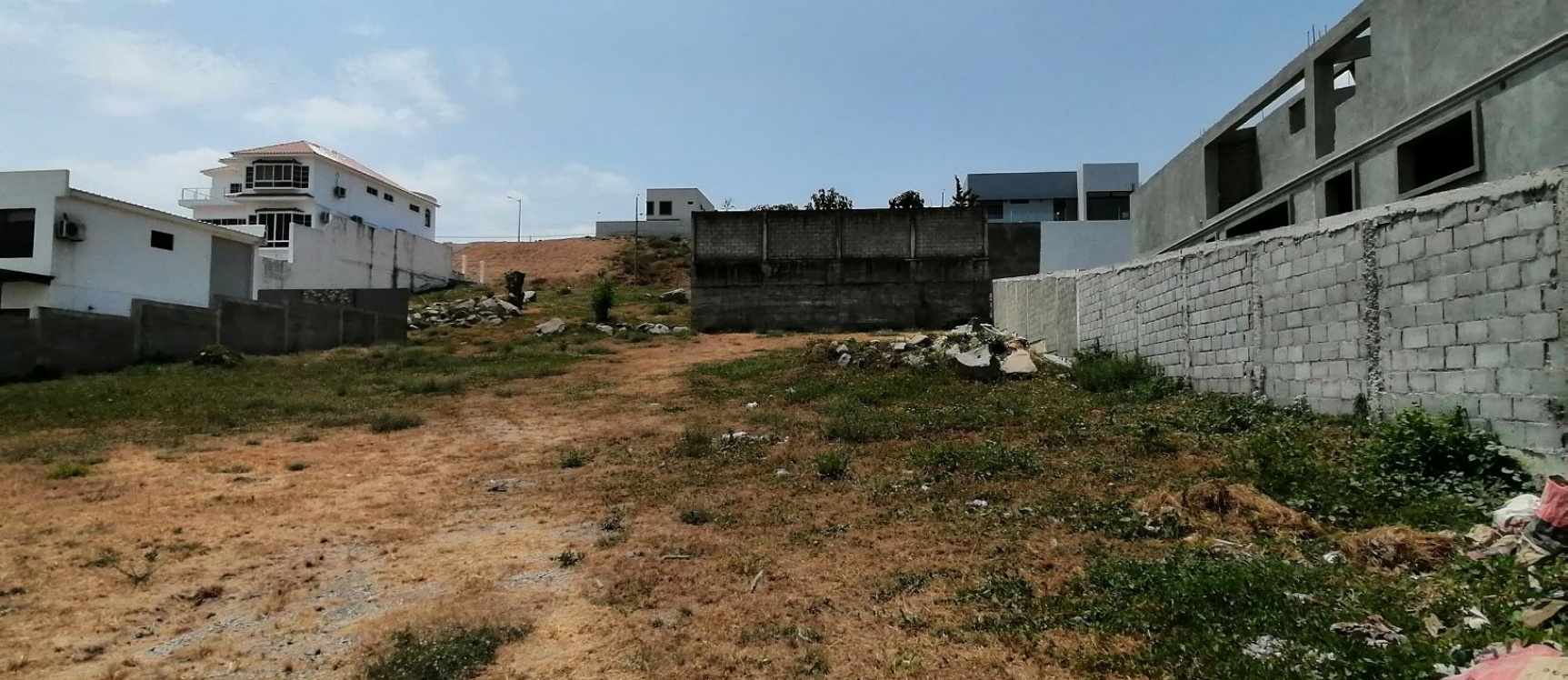 GeoBienes - Terreno en venta ubicado en la urbanización El Condado vía a Samborondón - La Aurora - Plusvalia Guayaquil Casas de venta y alquiler Inmobiliaria Ecuador