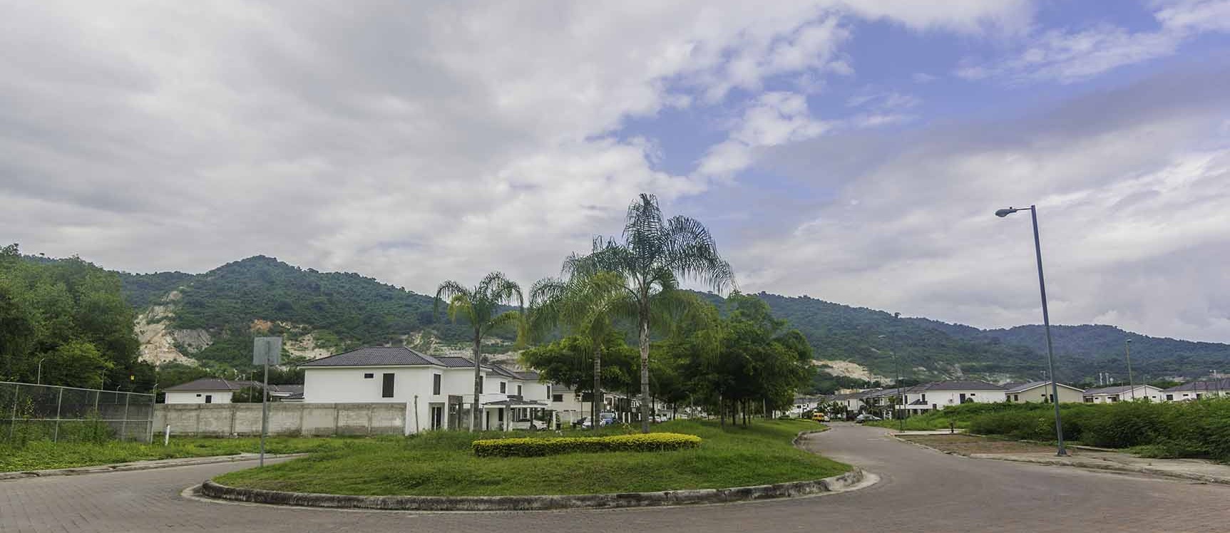 GeoBienes - Terreno en Venta Urbanización Punta Esmeralda - Plusvalia Guayaquil Casas de venta y alquiler Inmobiliaria Ecuador