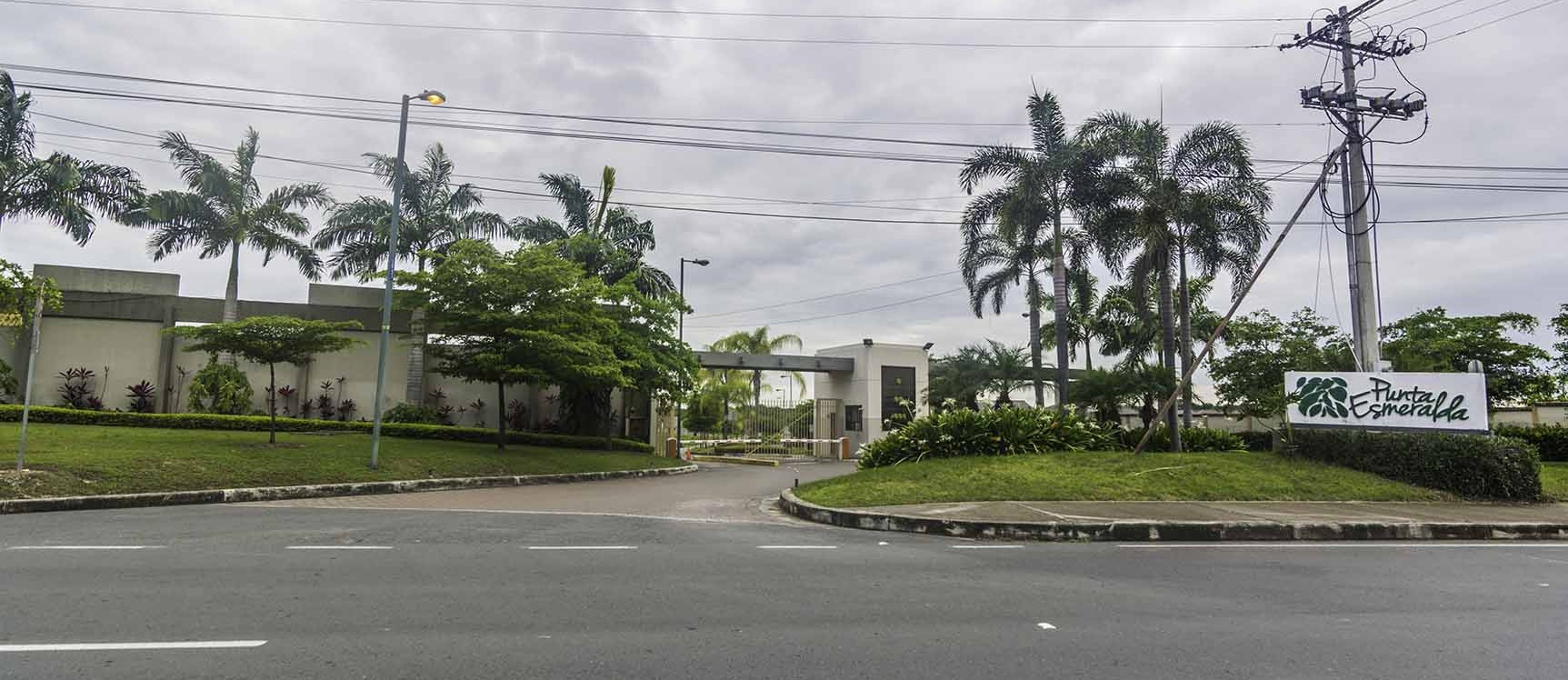 Terreno en Venta Urbanización Punta Esmeraldas, Vía a La Costa GeoBienes - Terreno en Venta Urbanización Punta Esmeralda, Vía a La Costa - Plusvalia Guayaquil Casas de venta y alquiler Inmobiliaria Ecuador