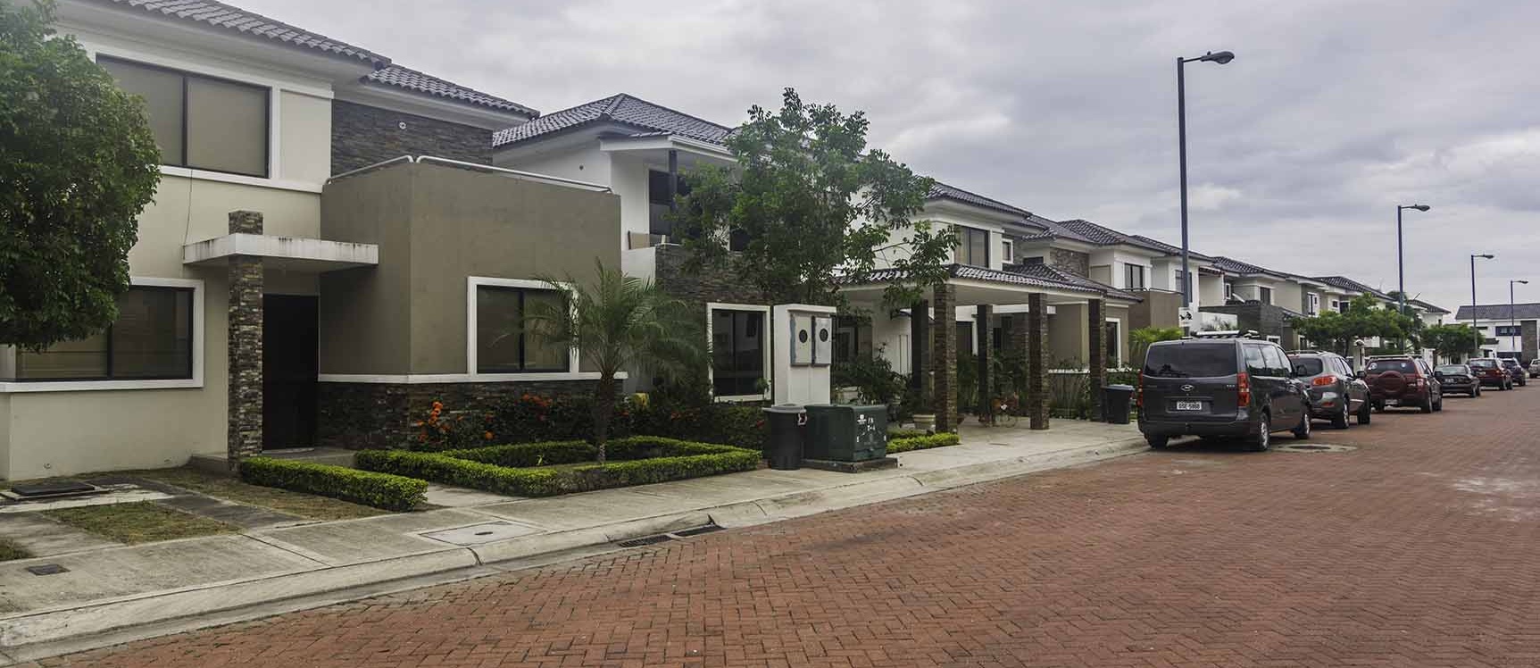 Terreno en Venta Urbanización Punta Esmeraldas, Vía a La Costa GeoBienes - Terreno en Venta Urbanización Punta Esmeralda, Vía a La Costa - Plusvalia Guayaquil Casas de venta y alquiler Inmobiliaria Ecuador
