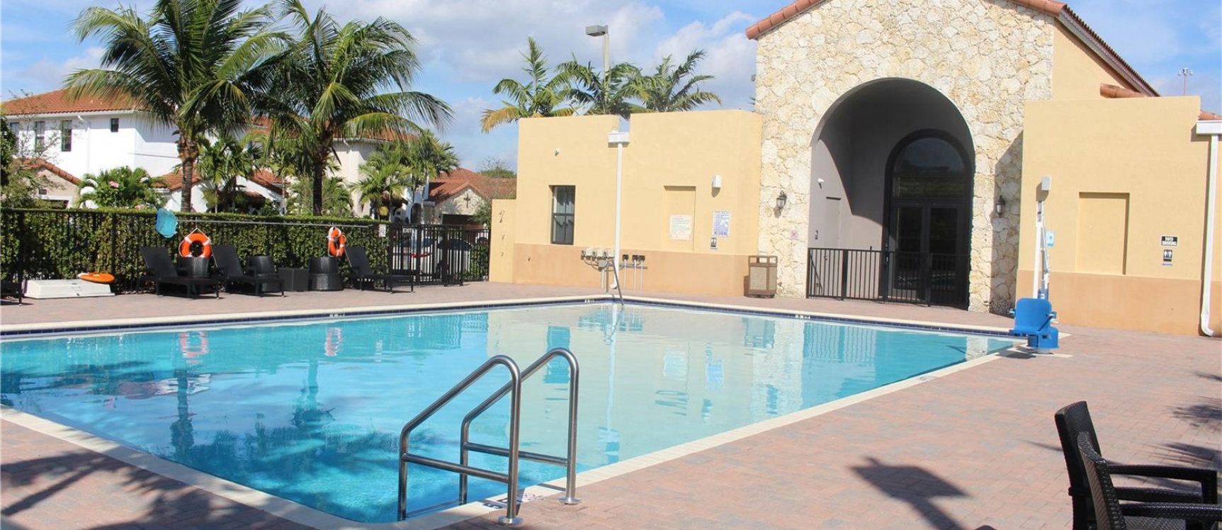 Townhouse a la Venta en MIAMI - Fontainebleau Las Ramblas GeoBienes - Townhouse a la Venta en MIAMI - Fontainebleau Las Ramblas - Plusvalia Guayaquil Casas de venta y alquiler Inmobiliaria Ecuador