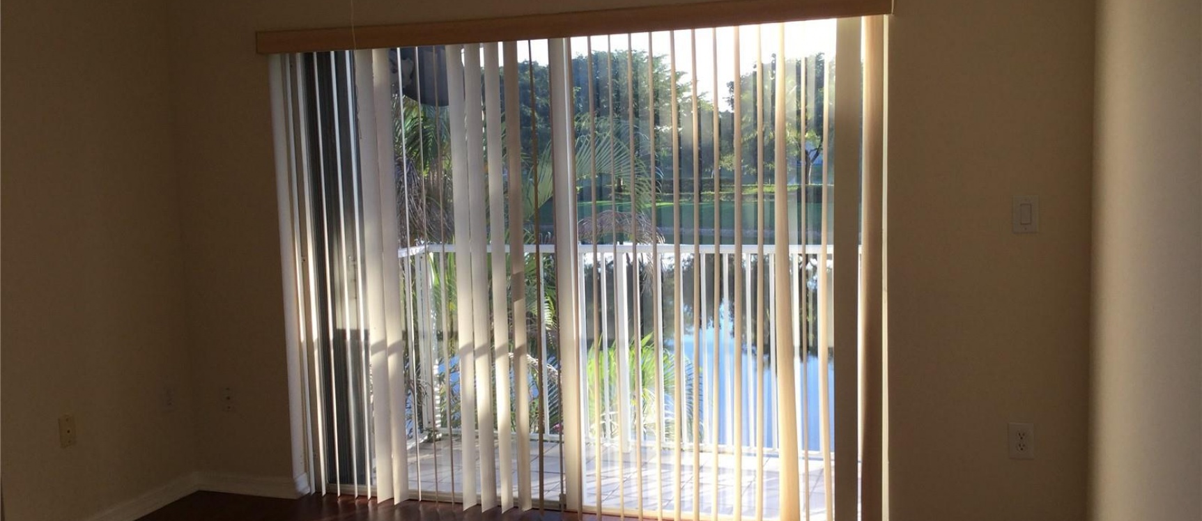 Townhouse a la Venta en MIAMI en DORAL ISLES GeoBienes - Townhouse a la Venta en MIAMI en DORAL ISLES - Plusvalia Guayaquil Casas de venta y alquiler Inmobiliaria Ecuador
