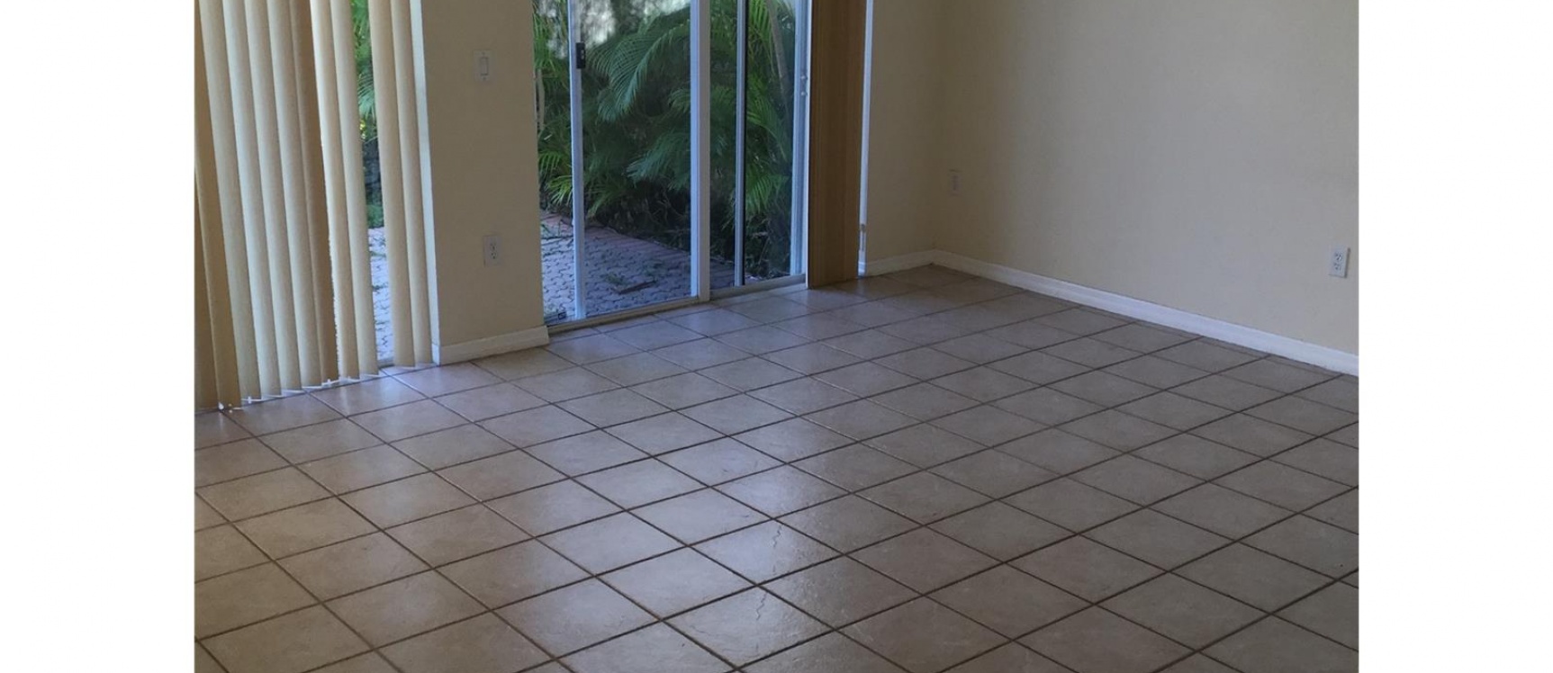 Townhouse a la Venta en MIAMI en DORAL ISLES GeoBienes - Townhouse a la Venta en MIAMI en DORAL ISLES - Plusvalia Guayaquil Casas de venta y alquiler Inmobiliaria Ecuador