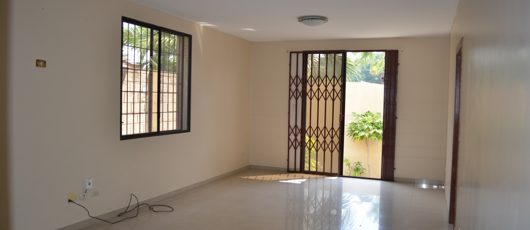Townhouse en alquiler en Urbanización Ciudad Colón GeoBienes - Townhouse en alquiler en Urbanización Ciudad Colón - Plusvalia Guayaquil Casas de venta y alquiler Inmobiliaria Ecuador