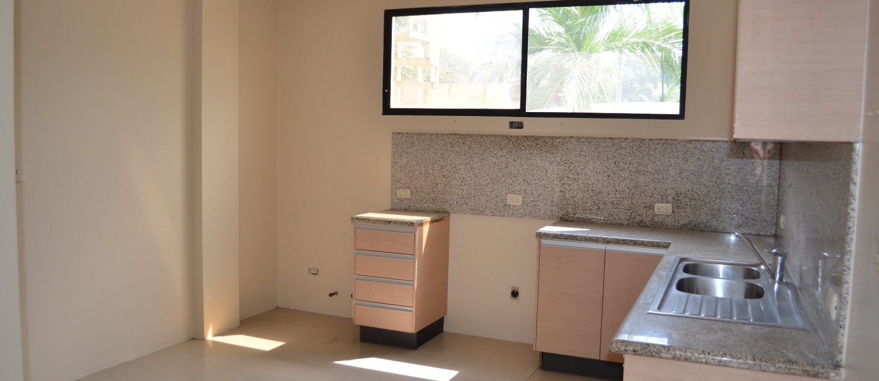 Townhouse en alquiler en Urbanización Ciudad Colón GeoBienes - Townhouse en alquiler en Urbanización Ciudad Colón - Plusvalia Guayaquil Casas de venta y alquiler Inmobiliaria Ecuador