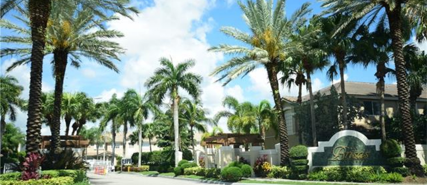 Townhouse en Venta- Las Brisas at Doral GeoBienes - Townhouse en Venta- Las Brisas at Doral - Plusvalia Guayaquil Casas de venta y alquiler Inmobiliaria Ecuador