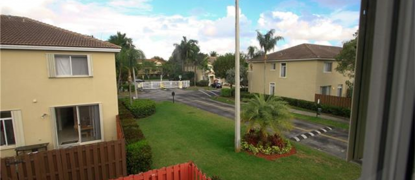 Townhouse SONOMA AT DORAL GeoBienes - Townhouse SONOMA AT DORAL - Plusvalia Guayaquil Casas de venta y alquiler Inmobiliaria Ecuador