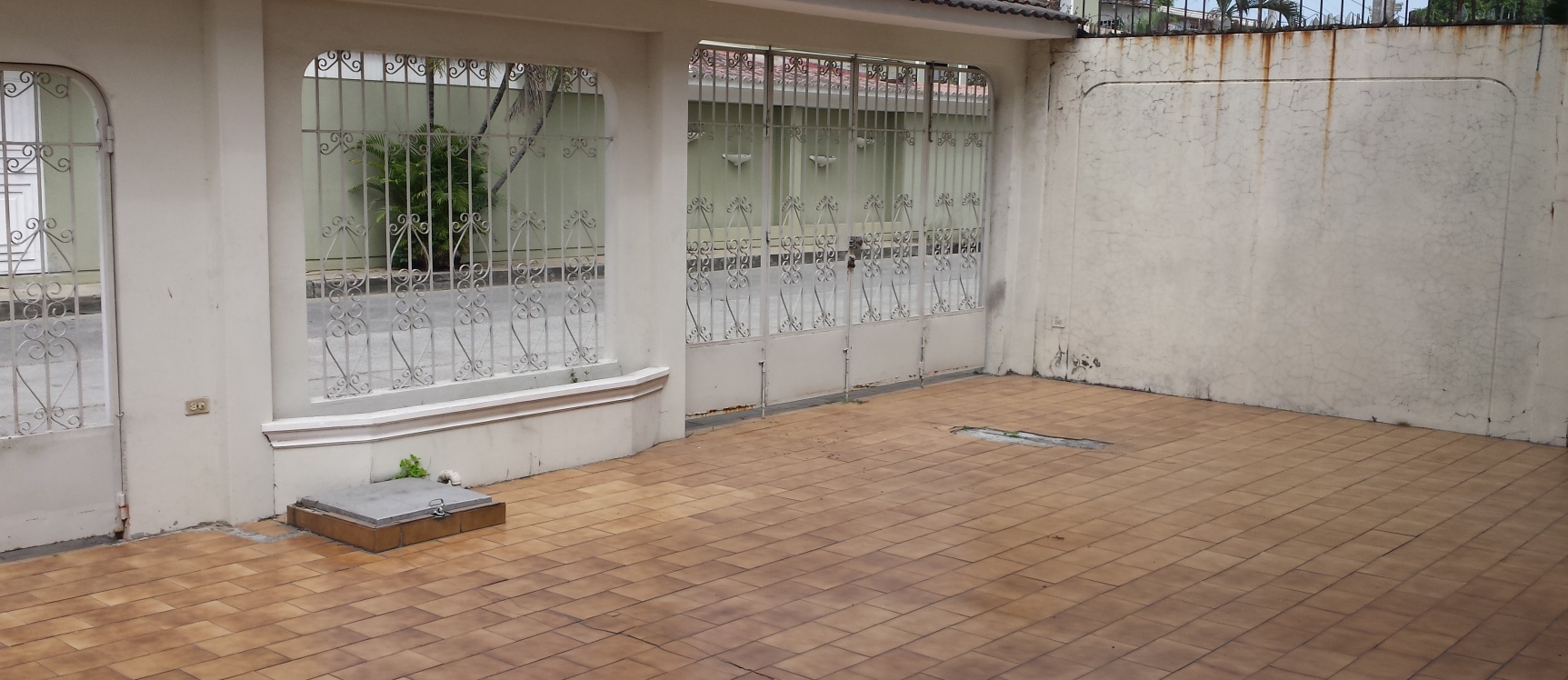 Vendo Casa de Dos Plantas en los Almendros GeoBienes - Vendo Casa de Dos Plantas en los Almendros Guayaquil Ecuador - Plusvalia Guayaquil Casas de venta y alquiler Inmobiliaria Ecuador