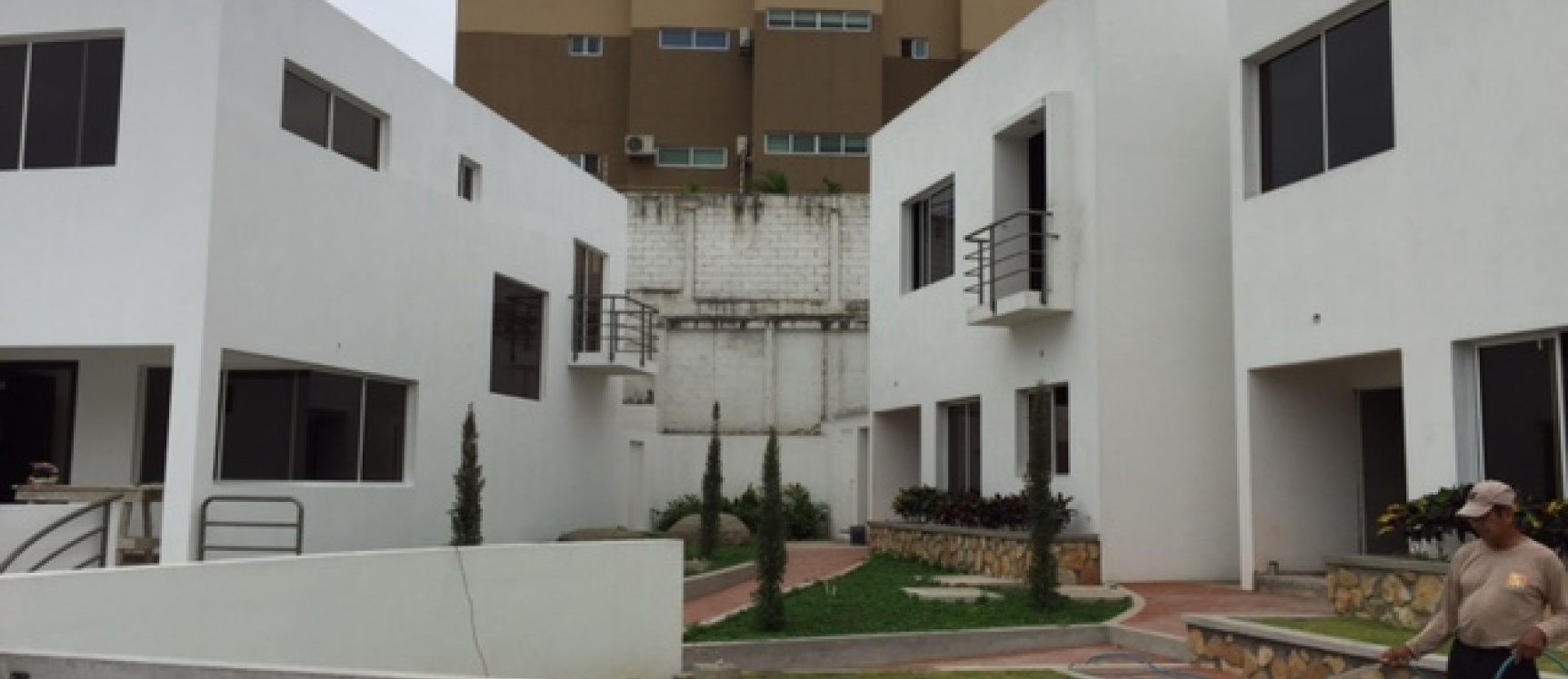 GeoBienes - Casa en venta en Las Cumbres, sector Los Ceibos, Guayaquil - Plusvalia Guayaquil Casas de venta y alquiler Inmobiliaria Ecuador